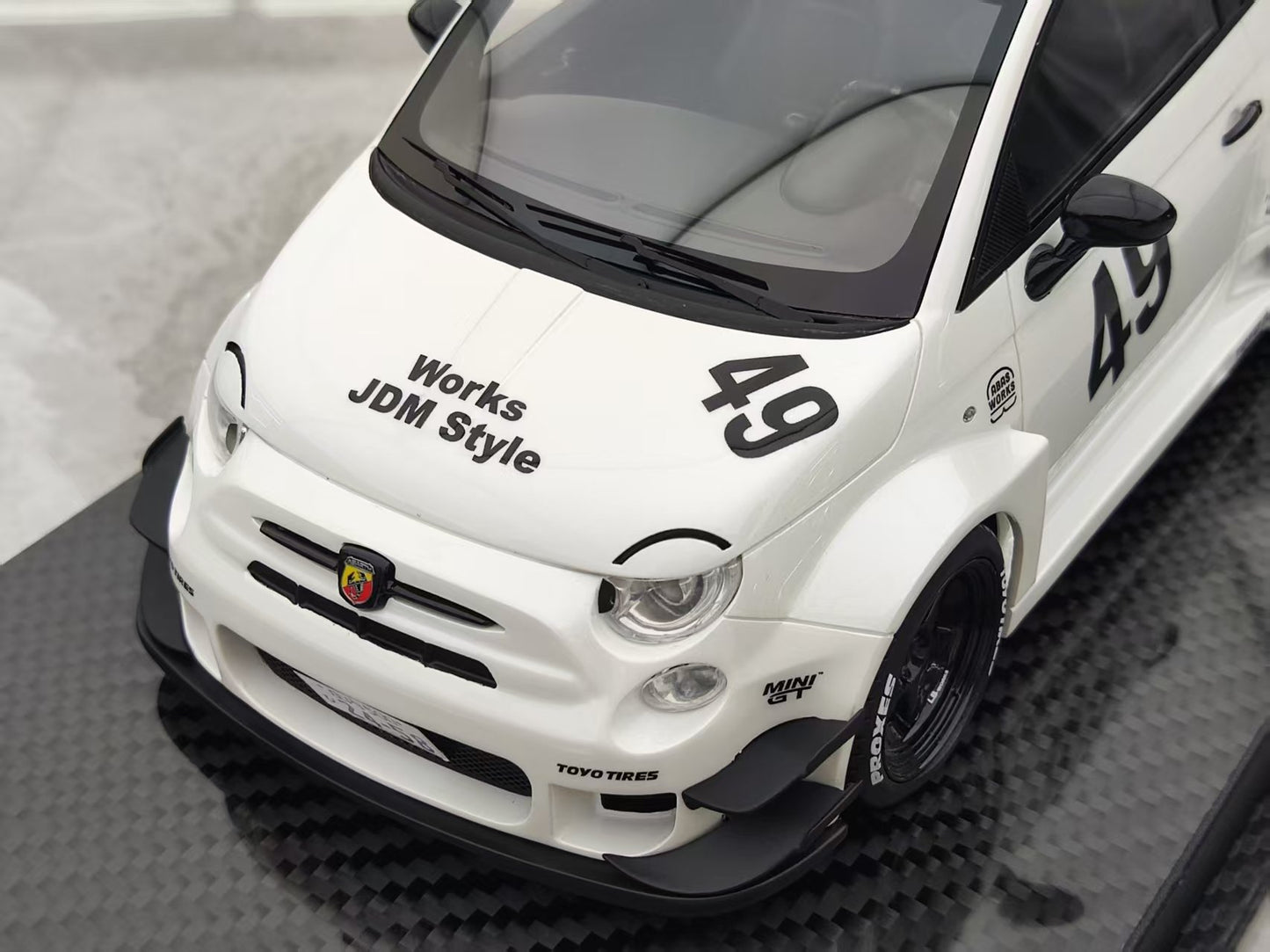 VIP 1/18 Abbas 595 Pearlescent White VIP181