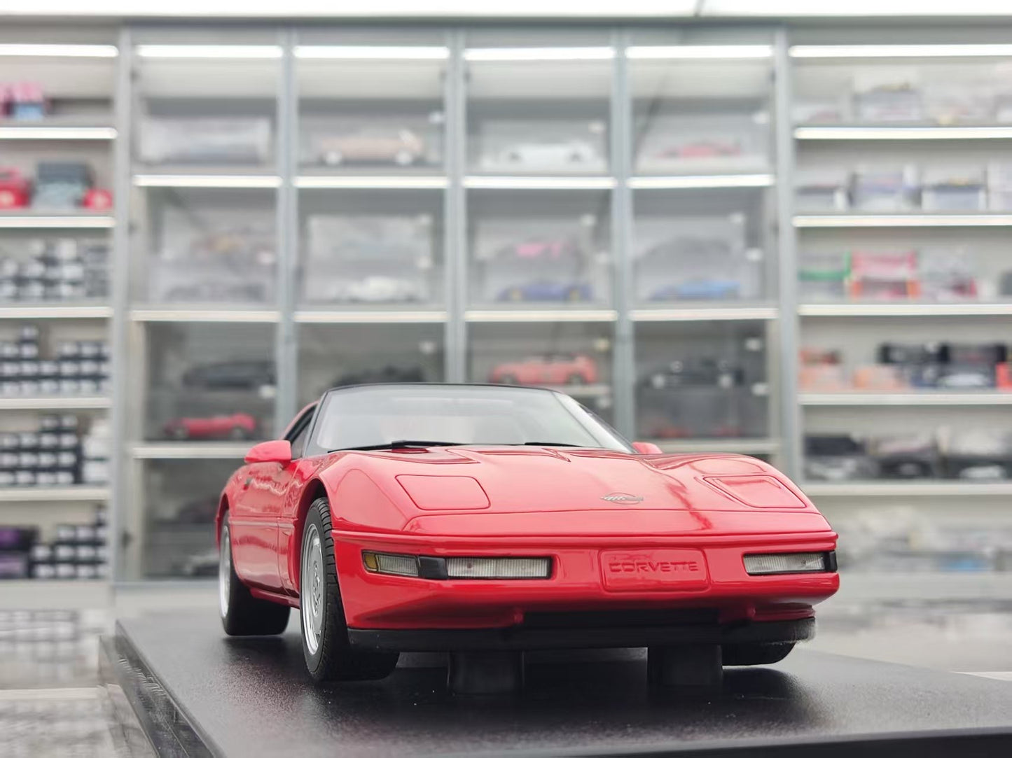 GT Spirit 1/18 Chevrolet Corvette C4 Torch, Red GT537