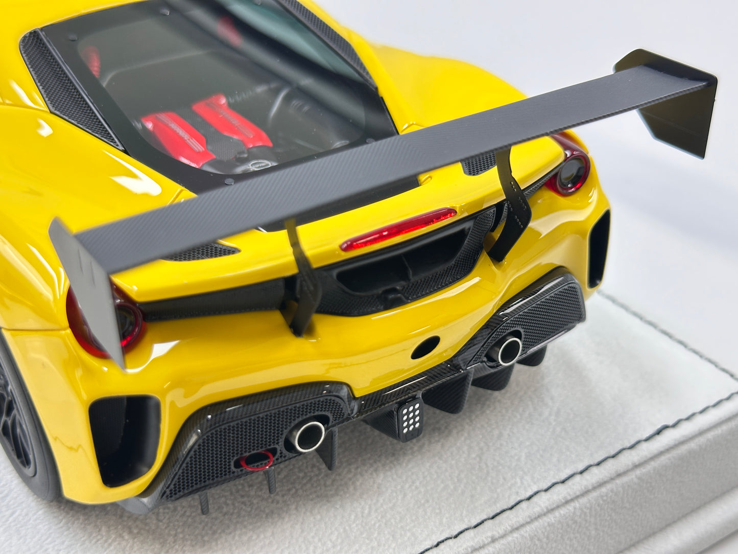 GH MODEL 1/18 Ferrari 488 Challenge Evo Standard Yellow GH020