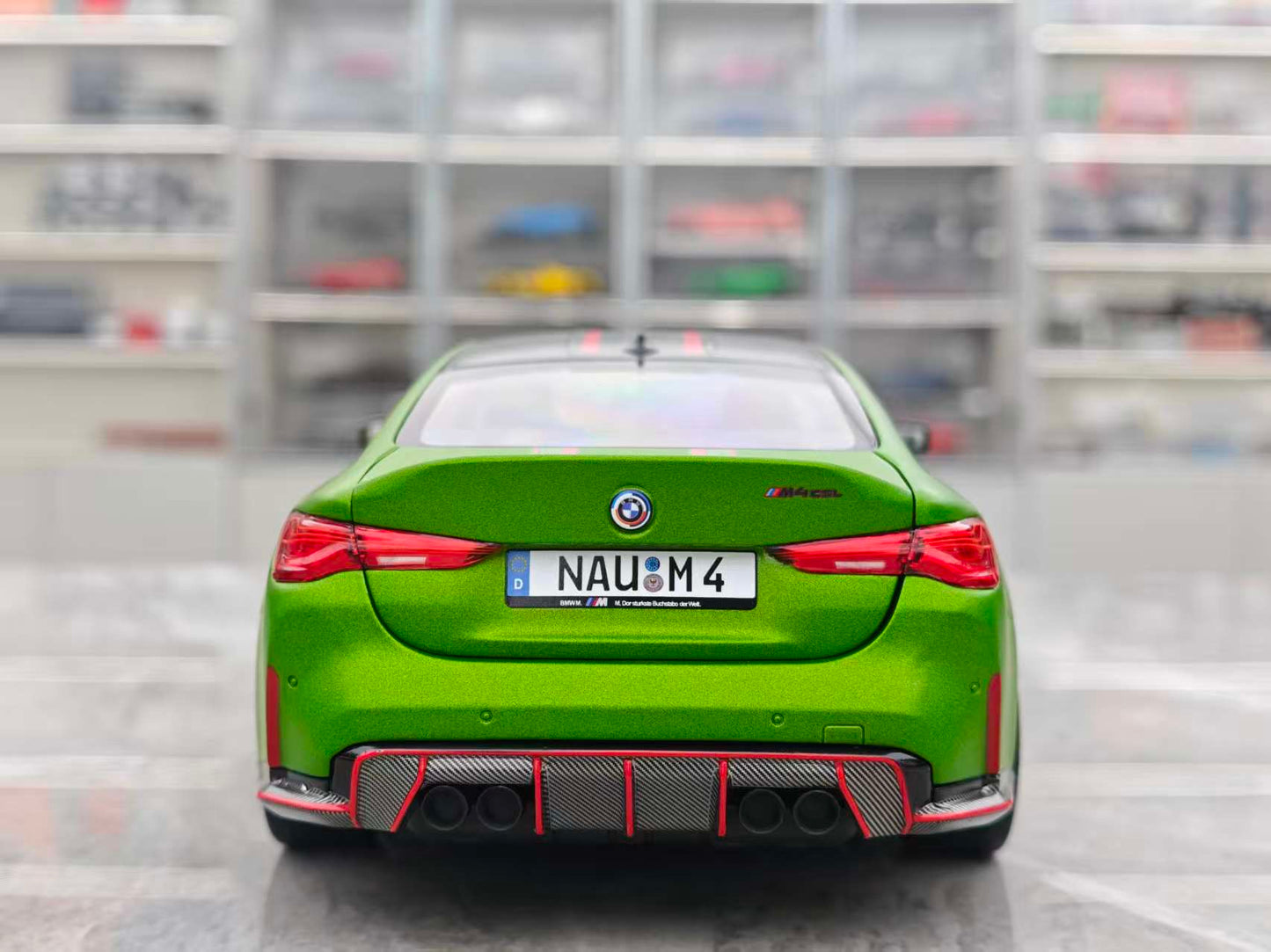 MINICHAMPS 1/18 BMW M4 CSL Green 110023020