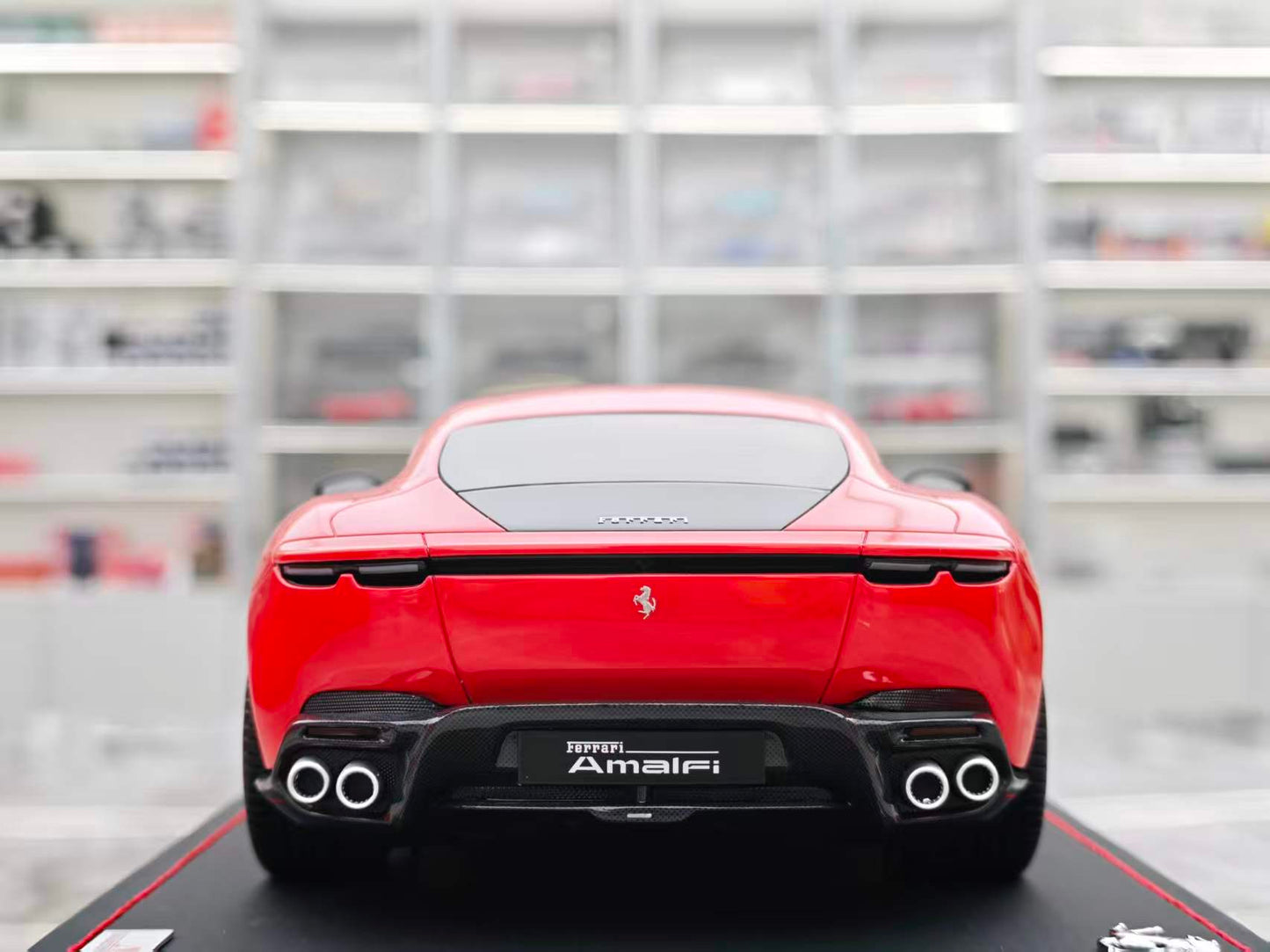 MR 1/18 Ferrari Amalfi FE046E