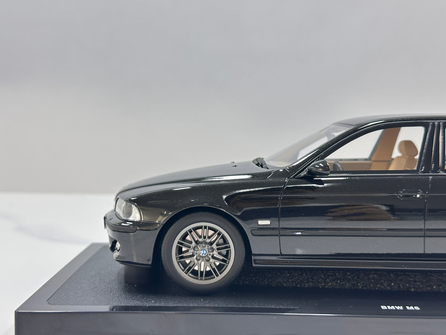 OTTO 1/18 BMW E39 M5 – Avus Blue Metallic (OT1338)