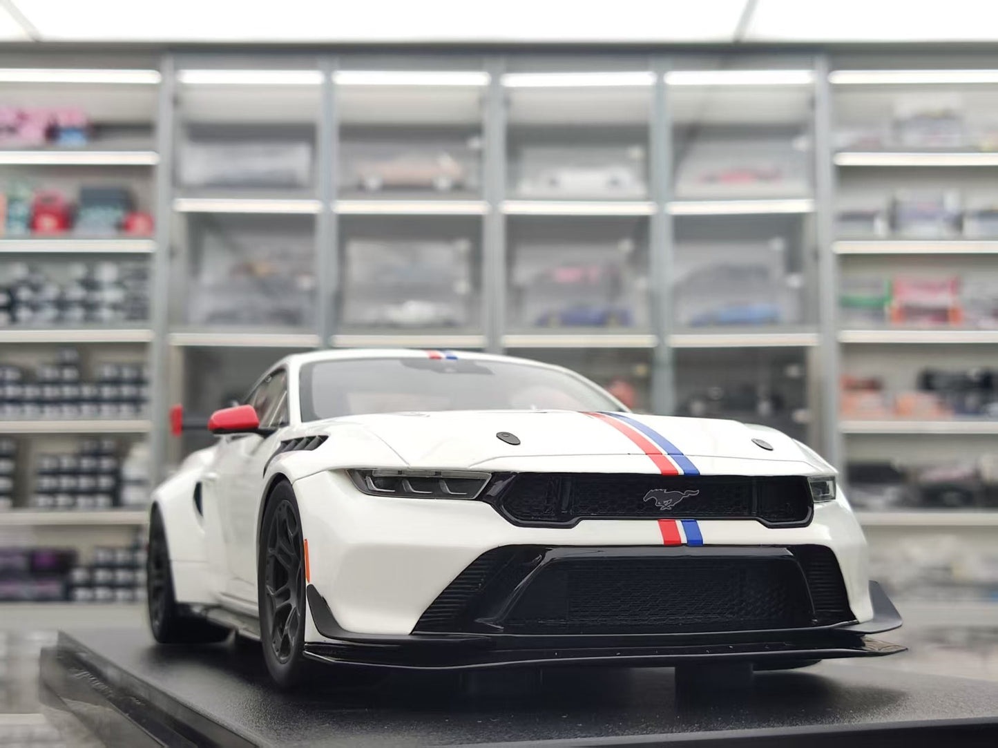 GT Spirit 1/18 Ford Mustang GTD "Spirit of America" Performance, White GT956