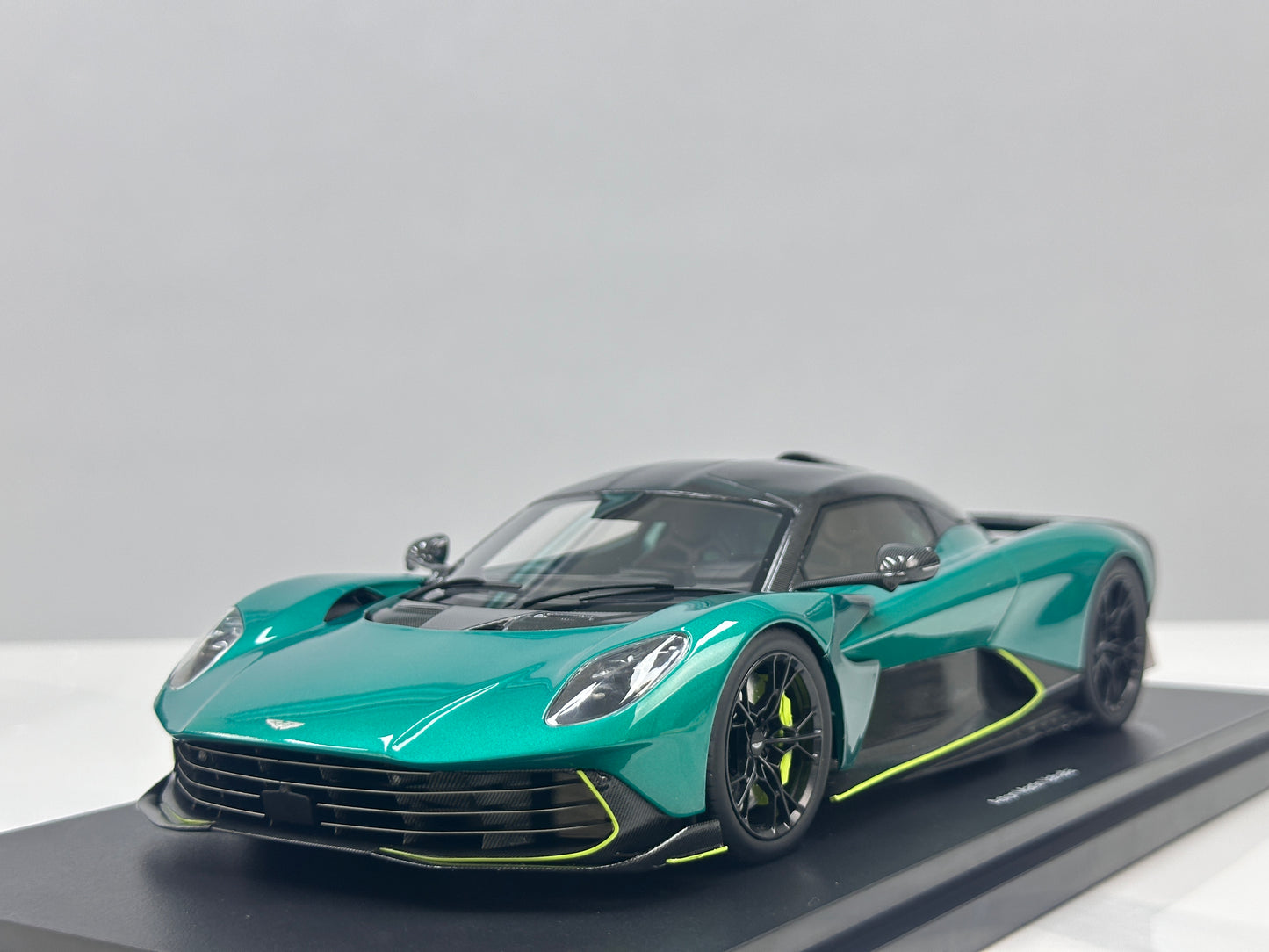 TopSpeed 1/18 Aston Martin Valhalla Podium Green TS0710