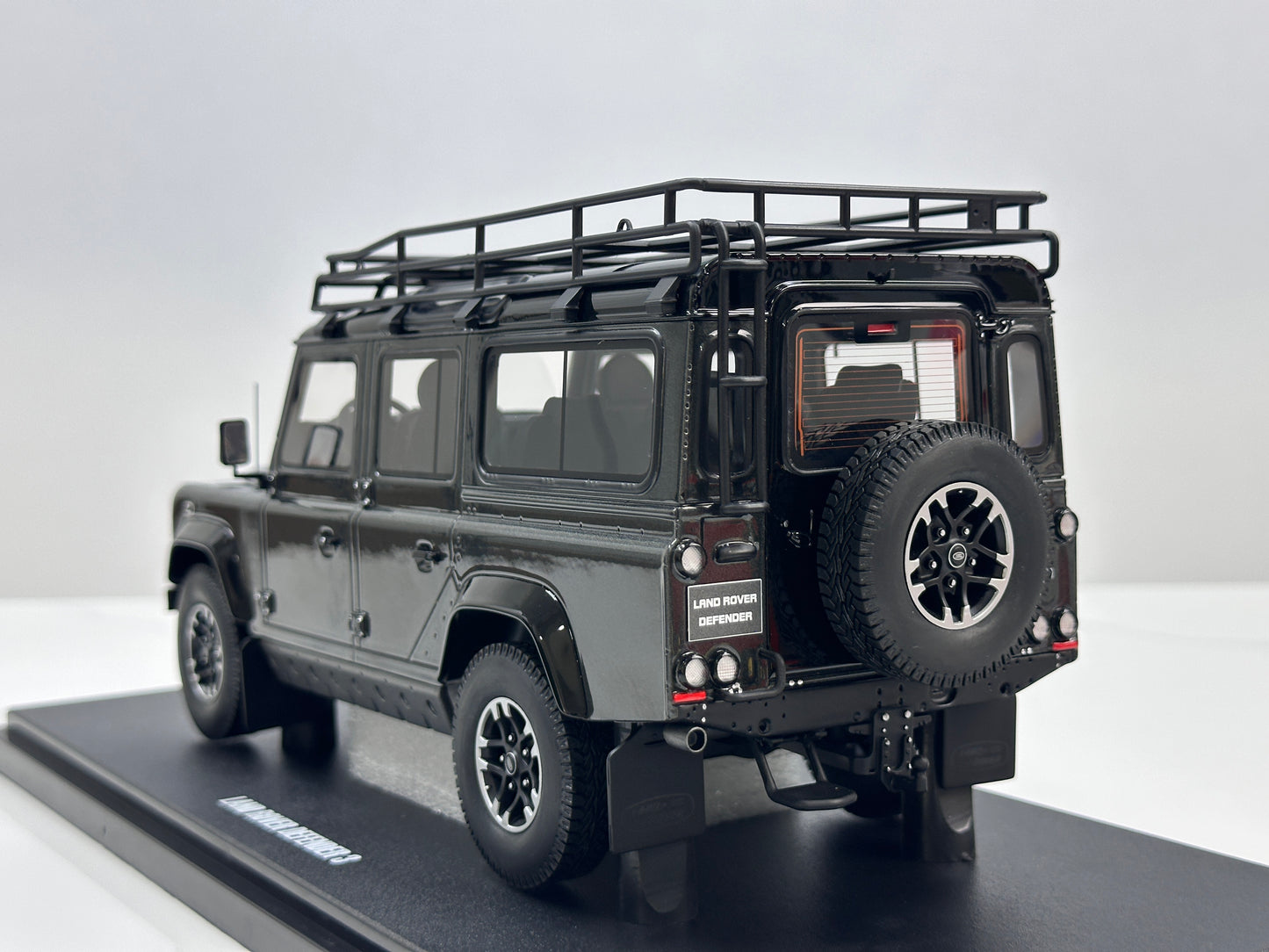 GT Spirit 1/18 Land Rover Defender 110 SW Adventure Edition - Grey (GT968)