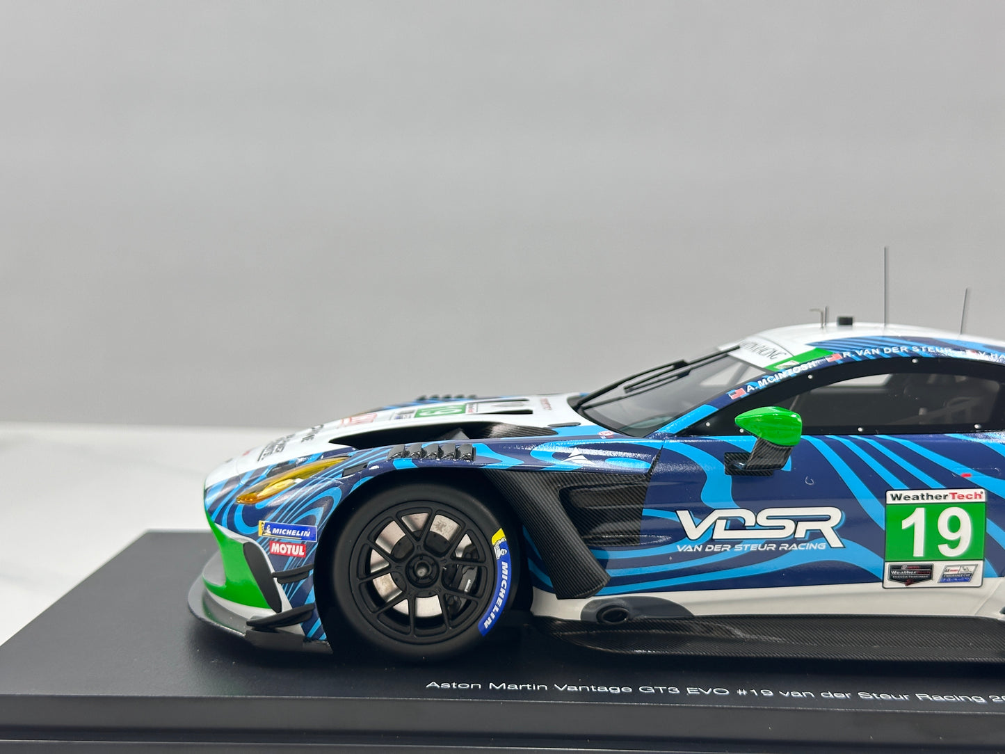 Topspeed 1/18 Aston Martin Vantage GT3 Evo – White & Blue Livery (TS0709)