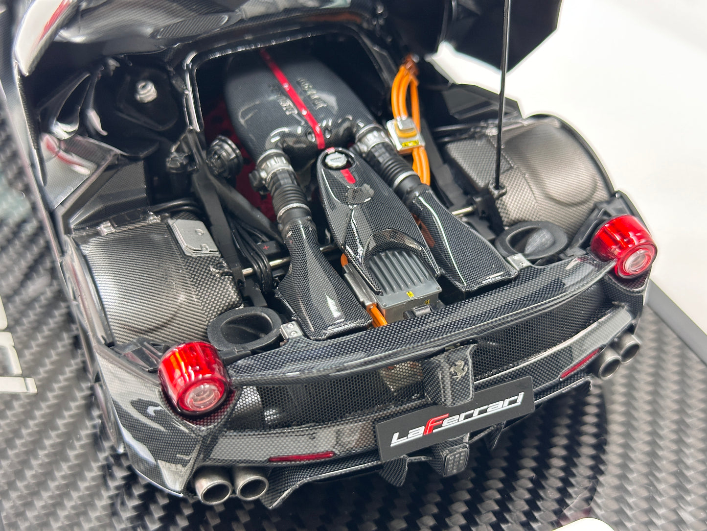 BBR 1/18 Ferrari LaFerrari, Alloy Alloy Fully Open, Carbon Fiber Sole, Black Knight BBR182244A