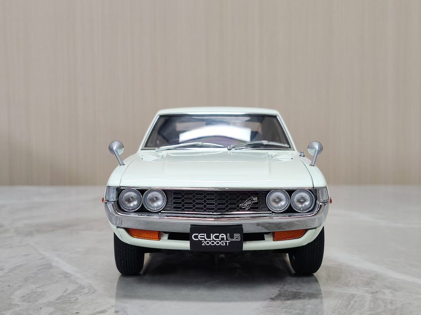 AUTOart 1:18 Toyota Celica 2000GT RA25 White 78766