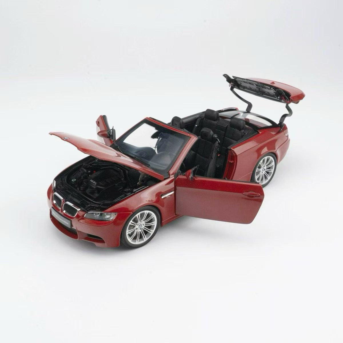 Kyosho 1:18 BMW M3 Converse (E93M) - Pre-order available in four colors, alloy alloy, fully open.
