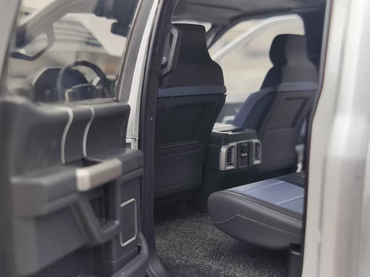 AUTO Art 1/18 Ford F-150 RAPTOR SUPERCREW 2019 Silver 72950