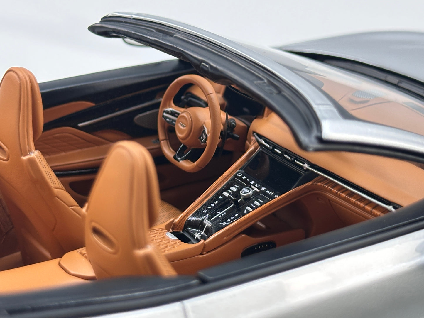 Xiaoguang Model & MotorHelix 1/18 Aston Martin DB12 Volante Convertible – Lightning Silver (MH387)