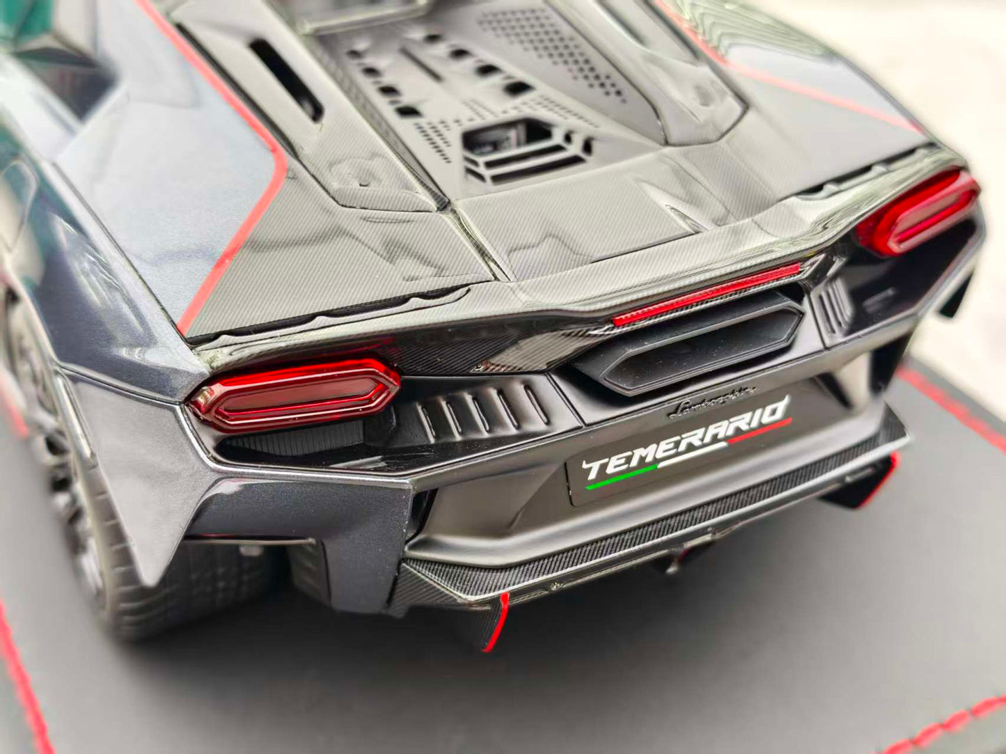 MR 1/18 Lamborghini Temerario AP Kit Grey LAMBO062SE2