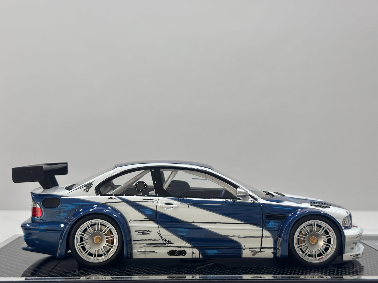 ZP 1/18 BMW M3 E46 GTR White/Blue ZP123