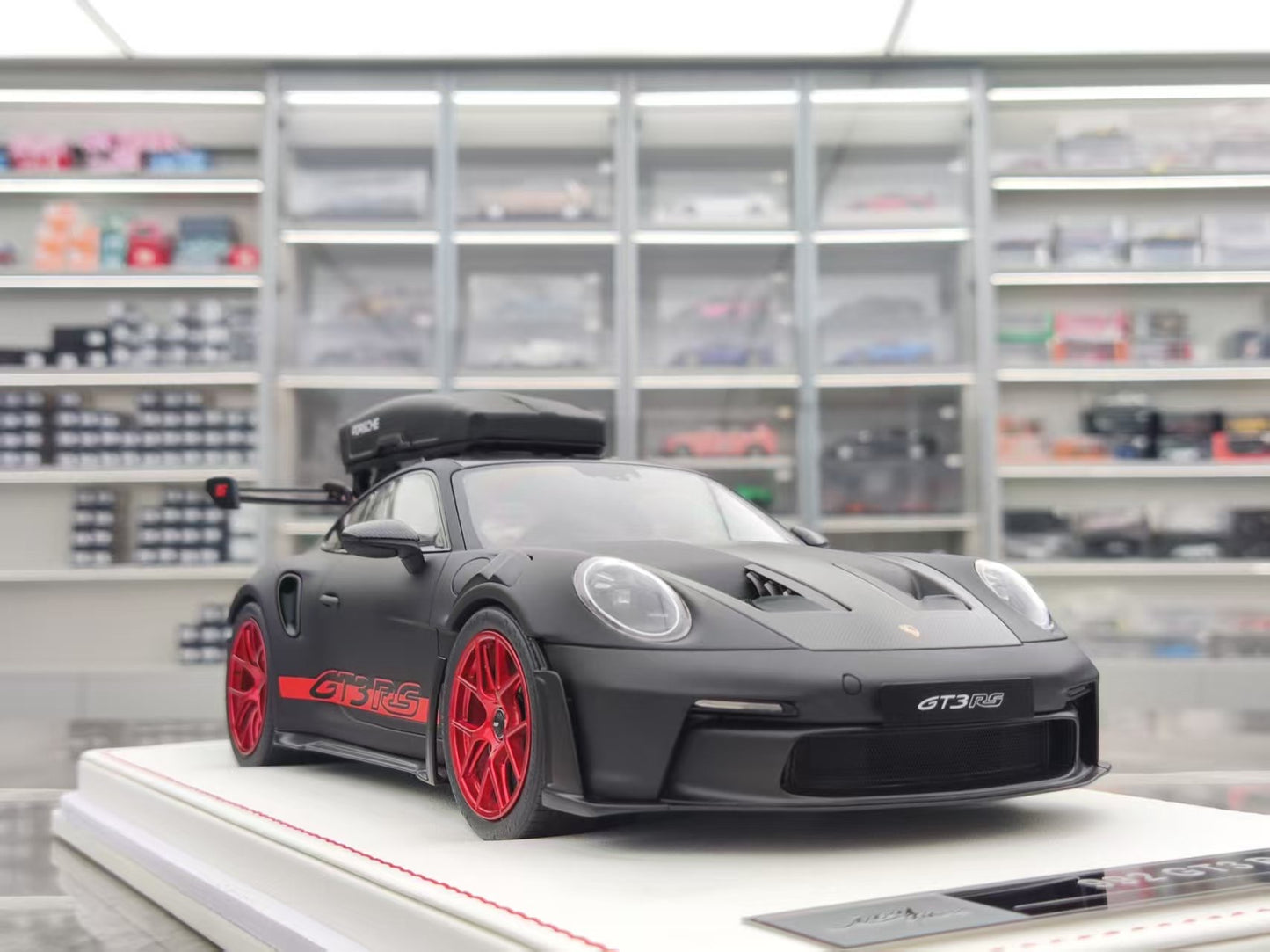 IVY 1/18 Porsche 992 GT3 RS Matte Black IM1837MRR