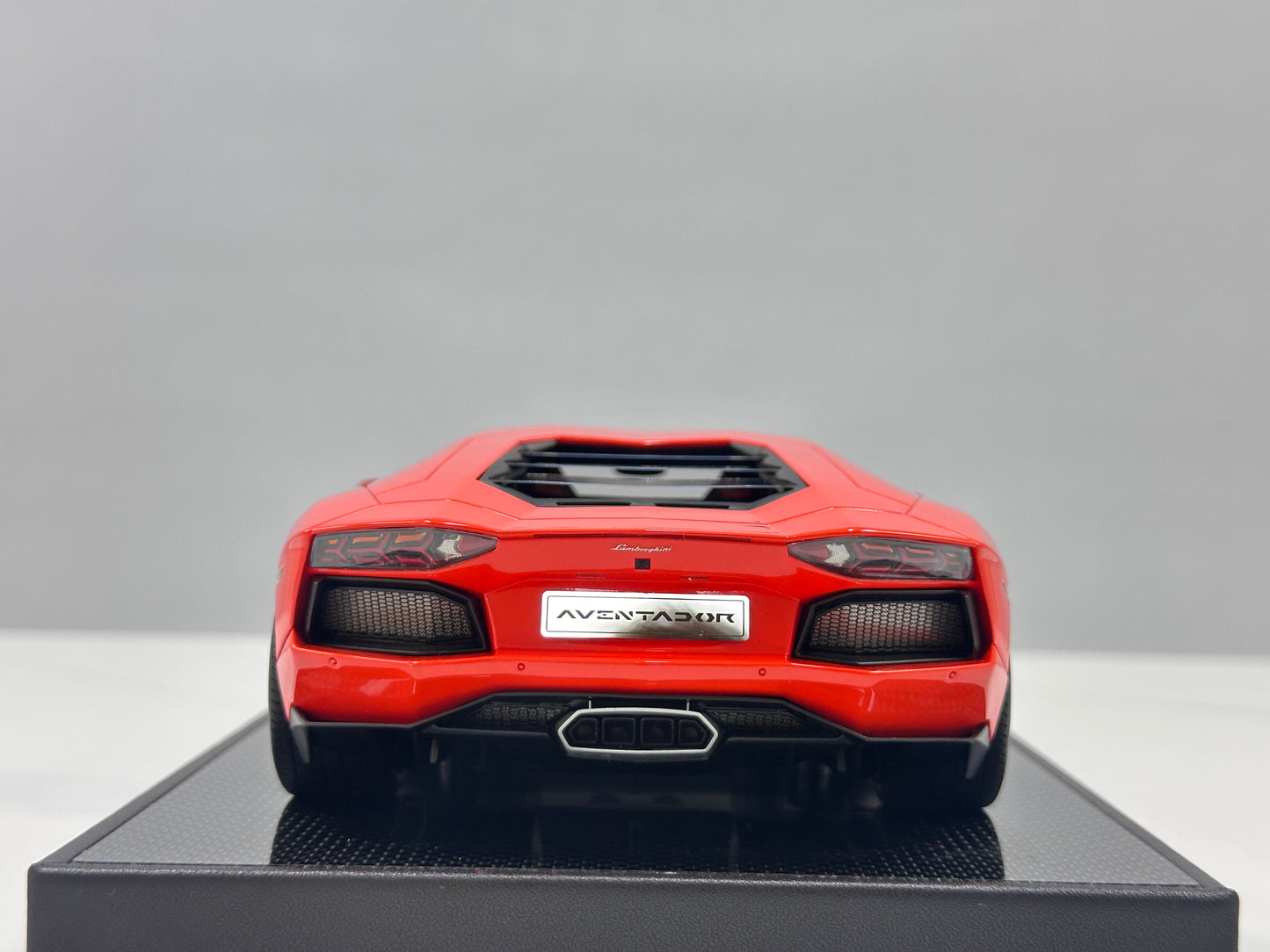 VMB 1/18 Lamborghini Aventador LP700-4 Orange VMB063