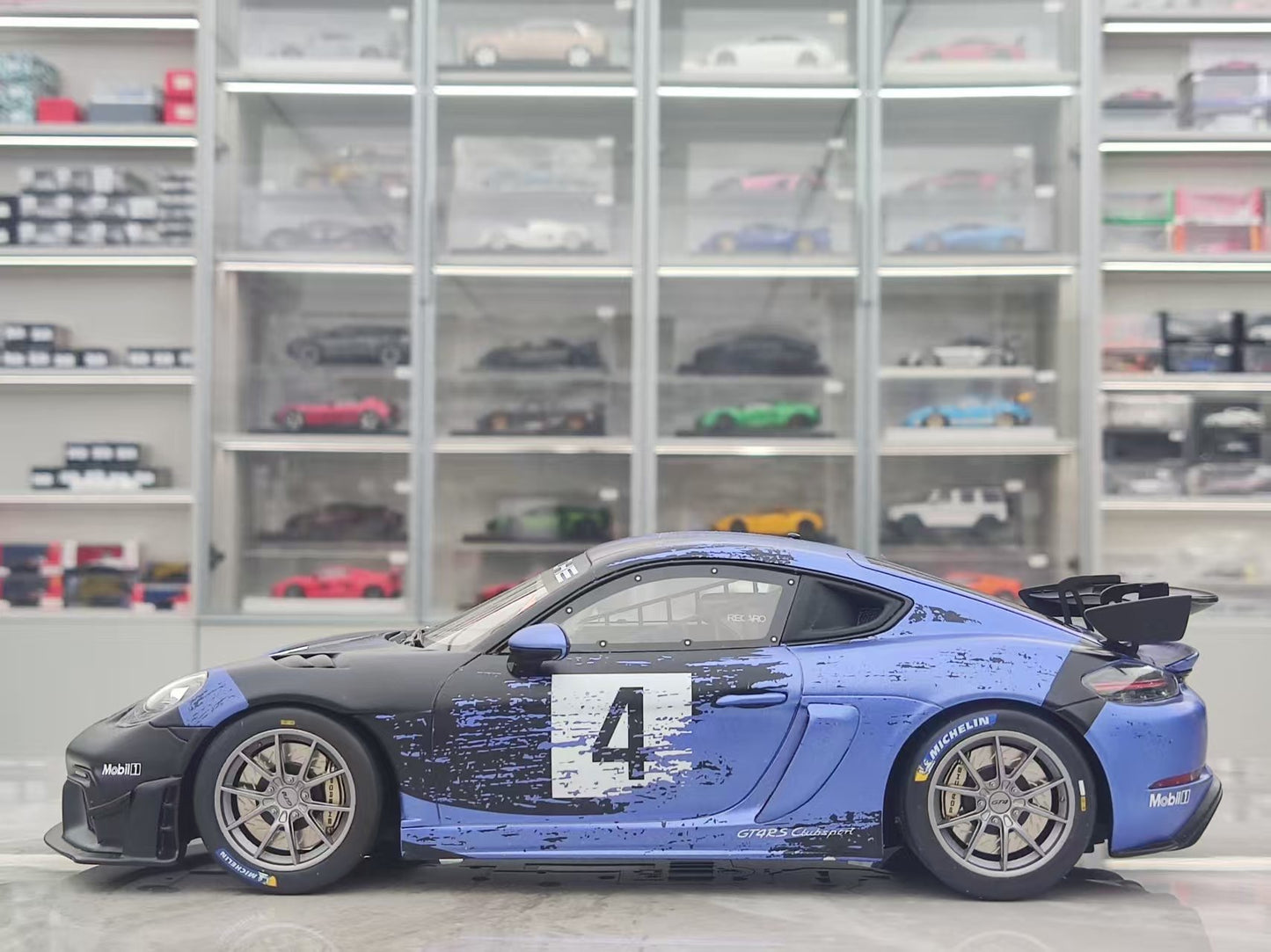 OTTO 1/18 Porsche Cayman 718 GT4 RS Clubport 2021 Blue/Black Livery OT469