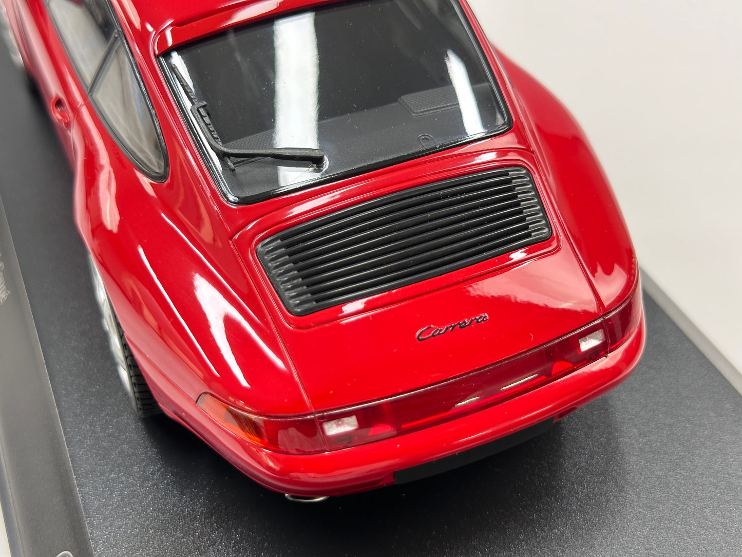 MINICHAMPS 1/18 Porsche 911 (993) 1993 Red 155061102