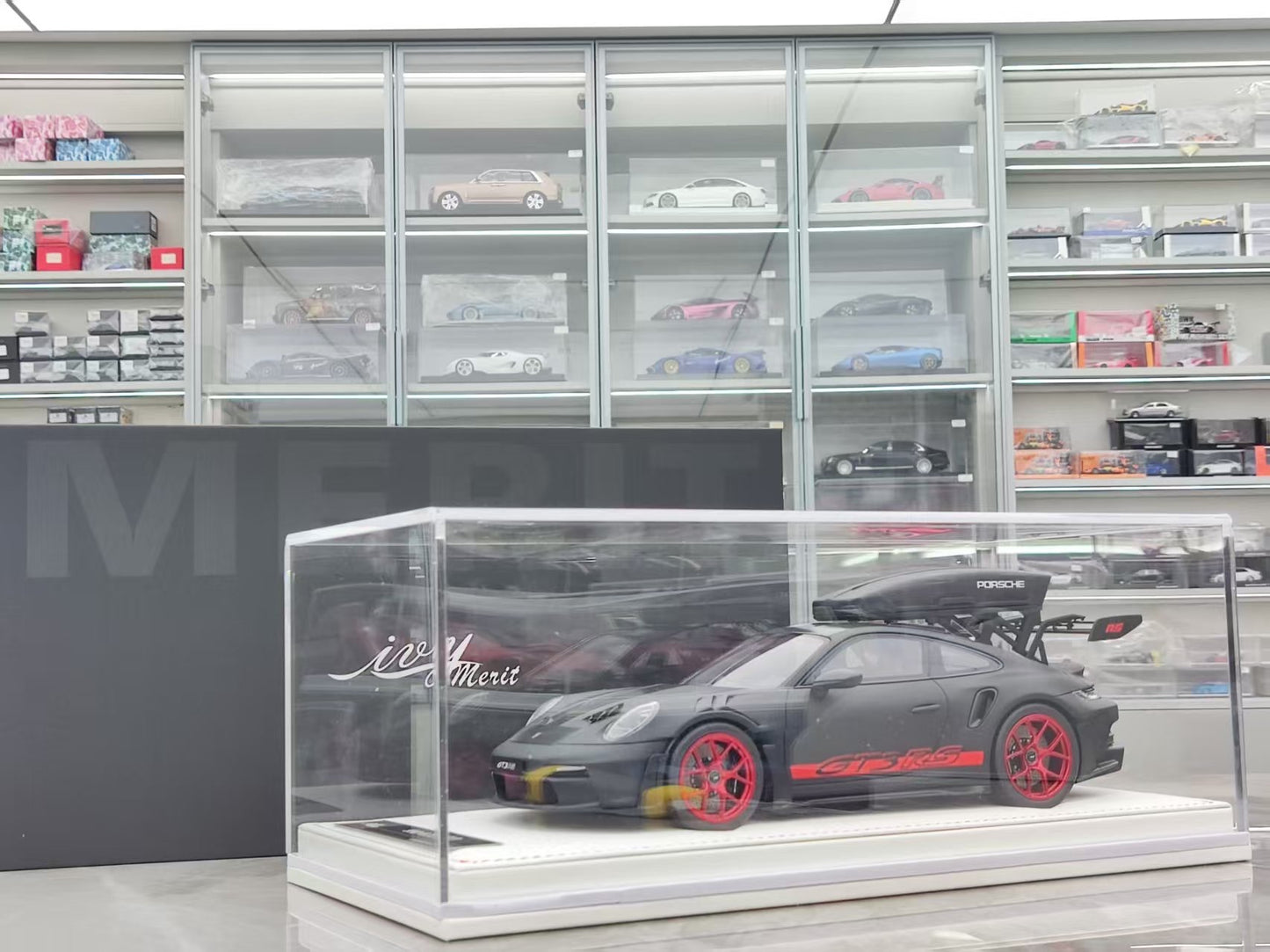 IVY 1/18 Porsche 992 GT3 RS Matte Black IM1837MRR