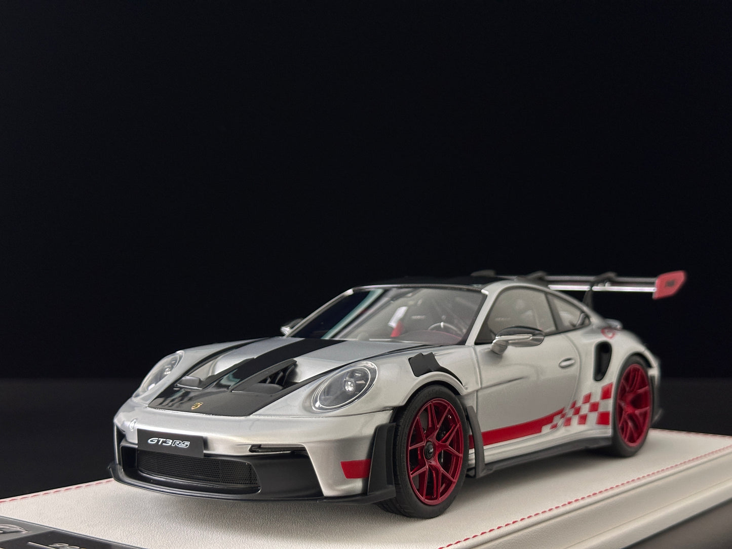 GH MODEL 1/18 Porsche 992 GT3RS Red Seals/GT Silver GH014