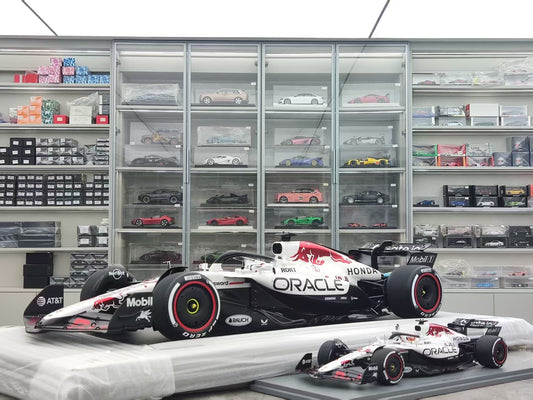 Spark 1/8 Red Bull Racing RB21 No.1 Oracle Red Bull Racing Winner Japanese GP
2025 Max Verstappen 08SP295