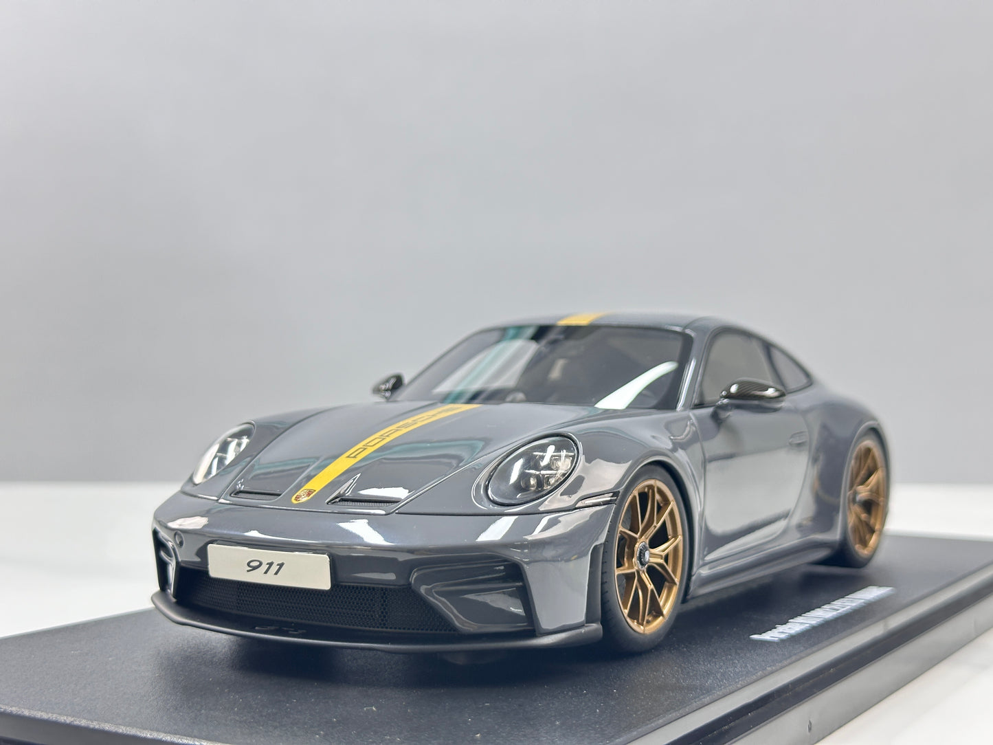 GT Spirit 1/18 Porsche 911 [992.2] GT3 Touring Grey GT577