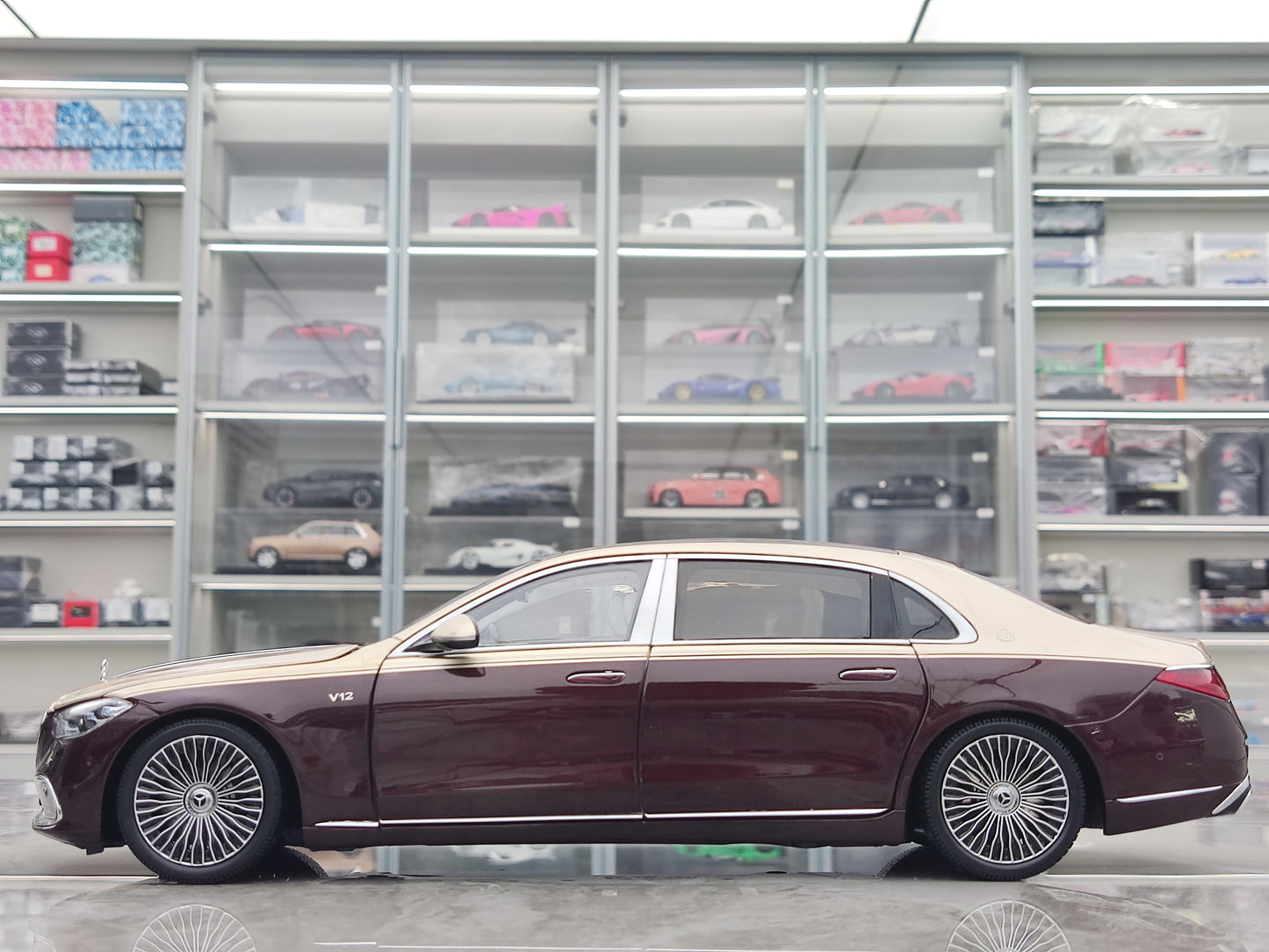 Almost Real 1/18 Mercedes-Maybach S-Class, Kalahari Gold/Tourmaline Red, 820122B