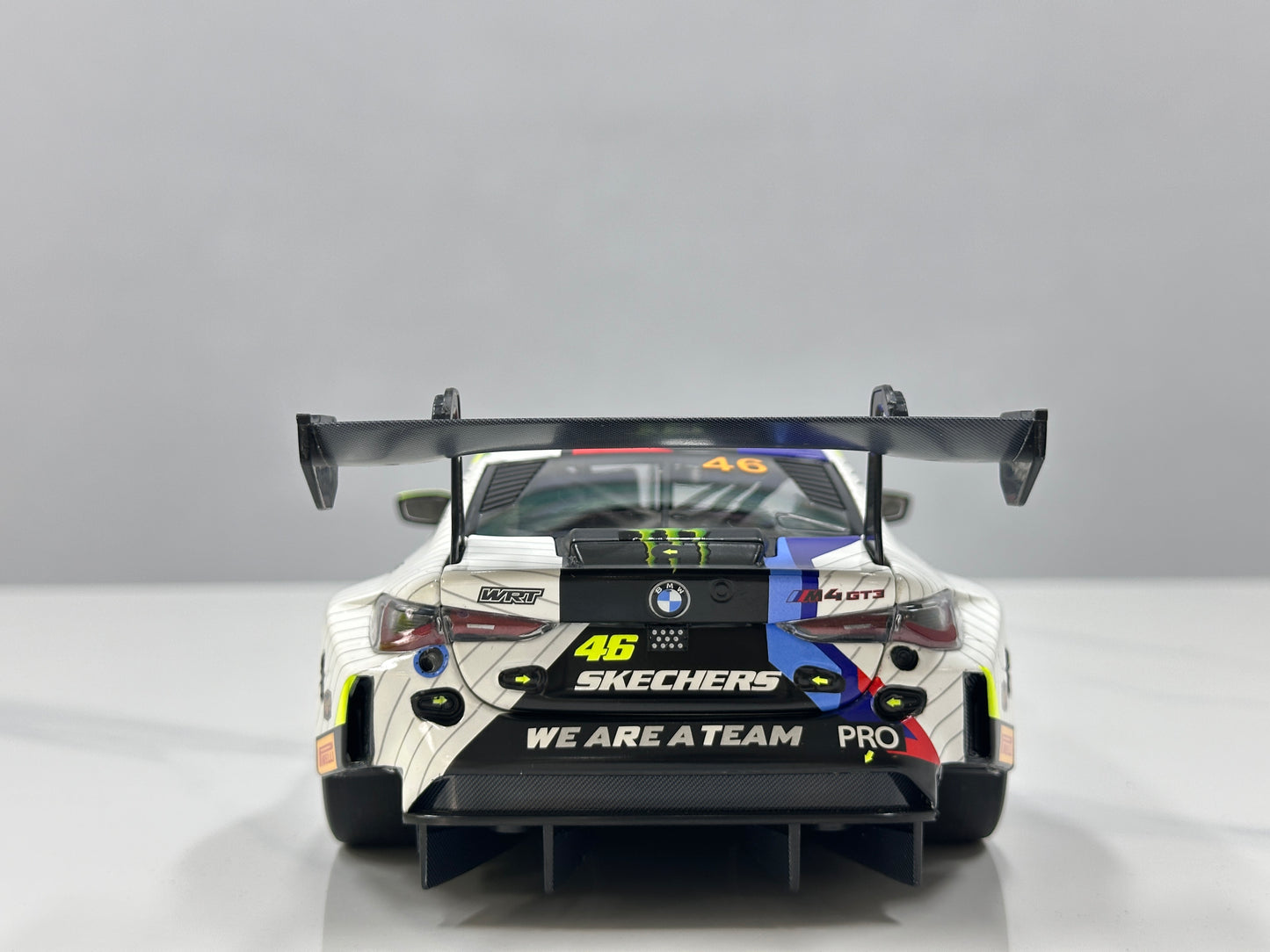 MINICHAMPS 1/18 BMW M4 GT3 TEAM WRT 12H BATHURST 2025 White Livery 110252046