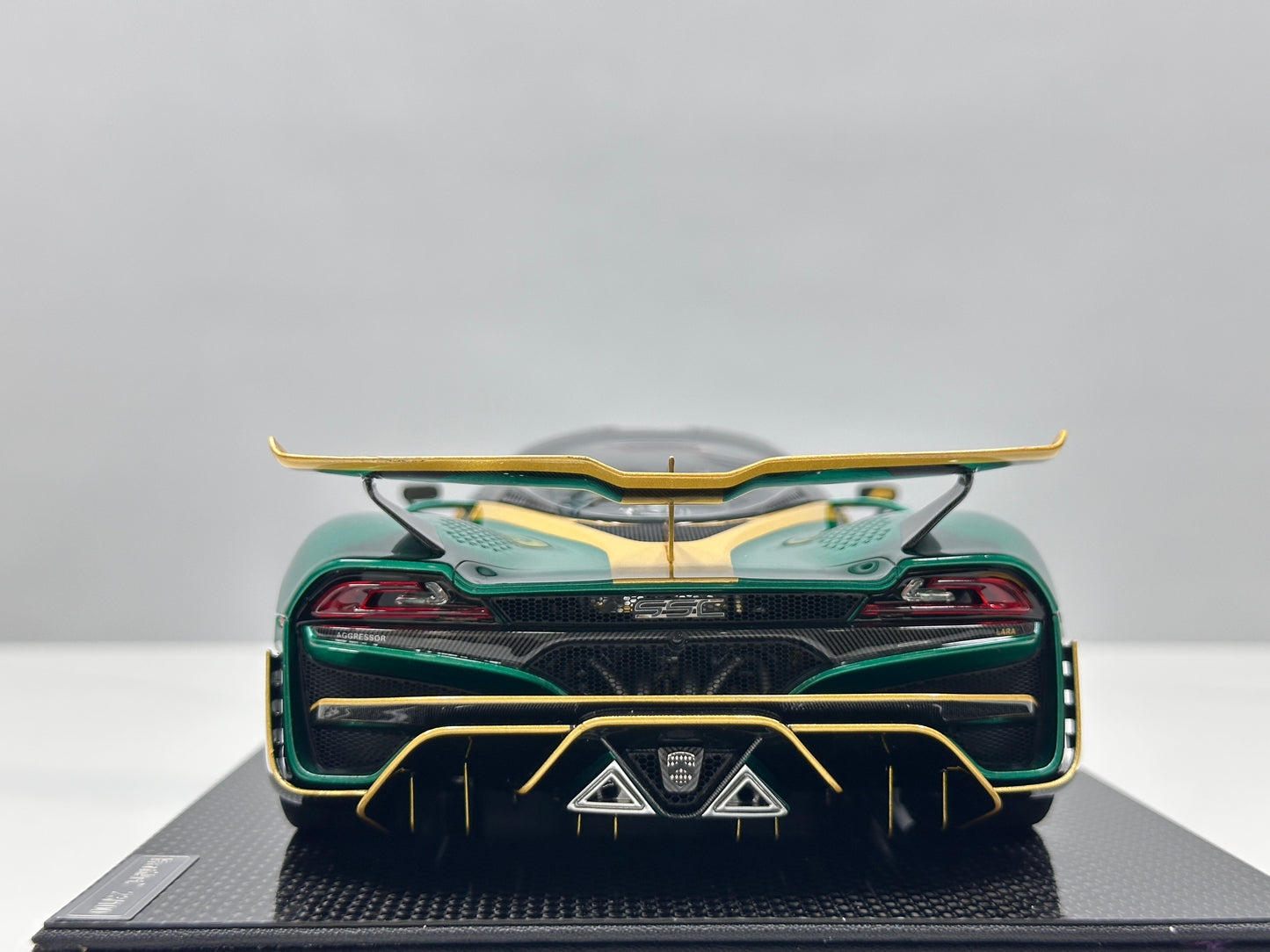 FrontiArt 1/18 SSC Tuatara Striker - Green (FA202)