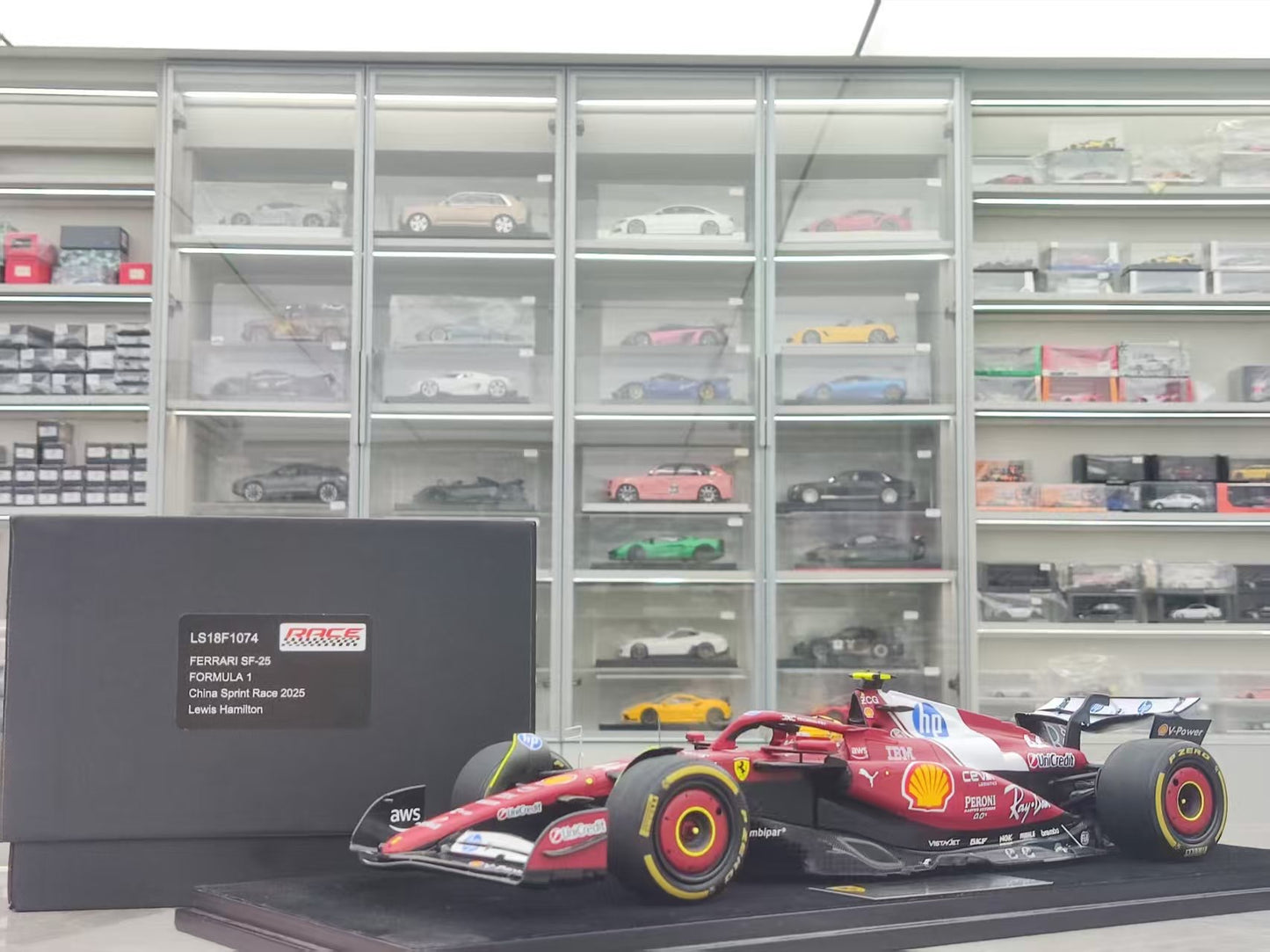 Looksmart 1/18 Ferrari SF-25 2025 Chinese Grand Prix Sprint Race Winner Lewis Hamilton, Red Livery LS18F1074