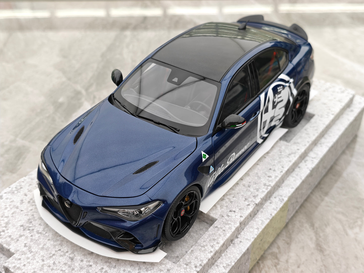 MOTORHELIX 1/18 Alfa Romeo Giulia GTA Monte Carlo Blue MH329