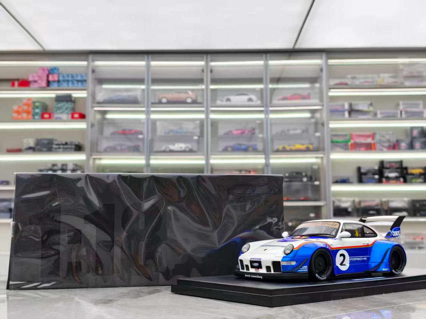 GT Spirit 1/18 Porsche RWB X LIBERTY WALK WHITE GT530