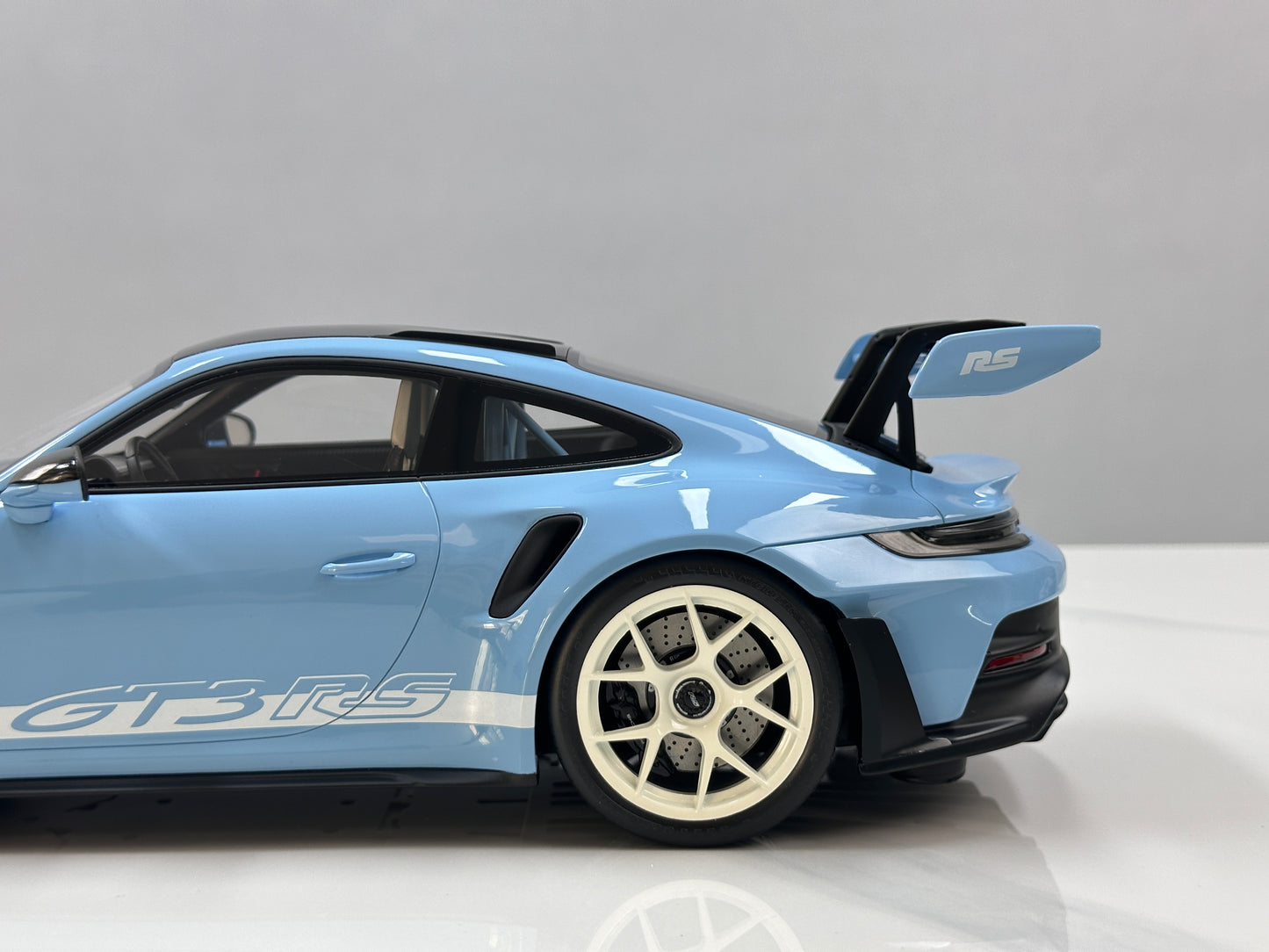 GT Spirit 1/12 Porsche 911 [992.1] GT3 Blue GT497