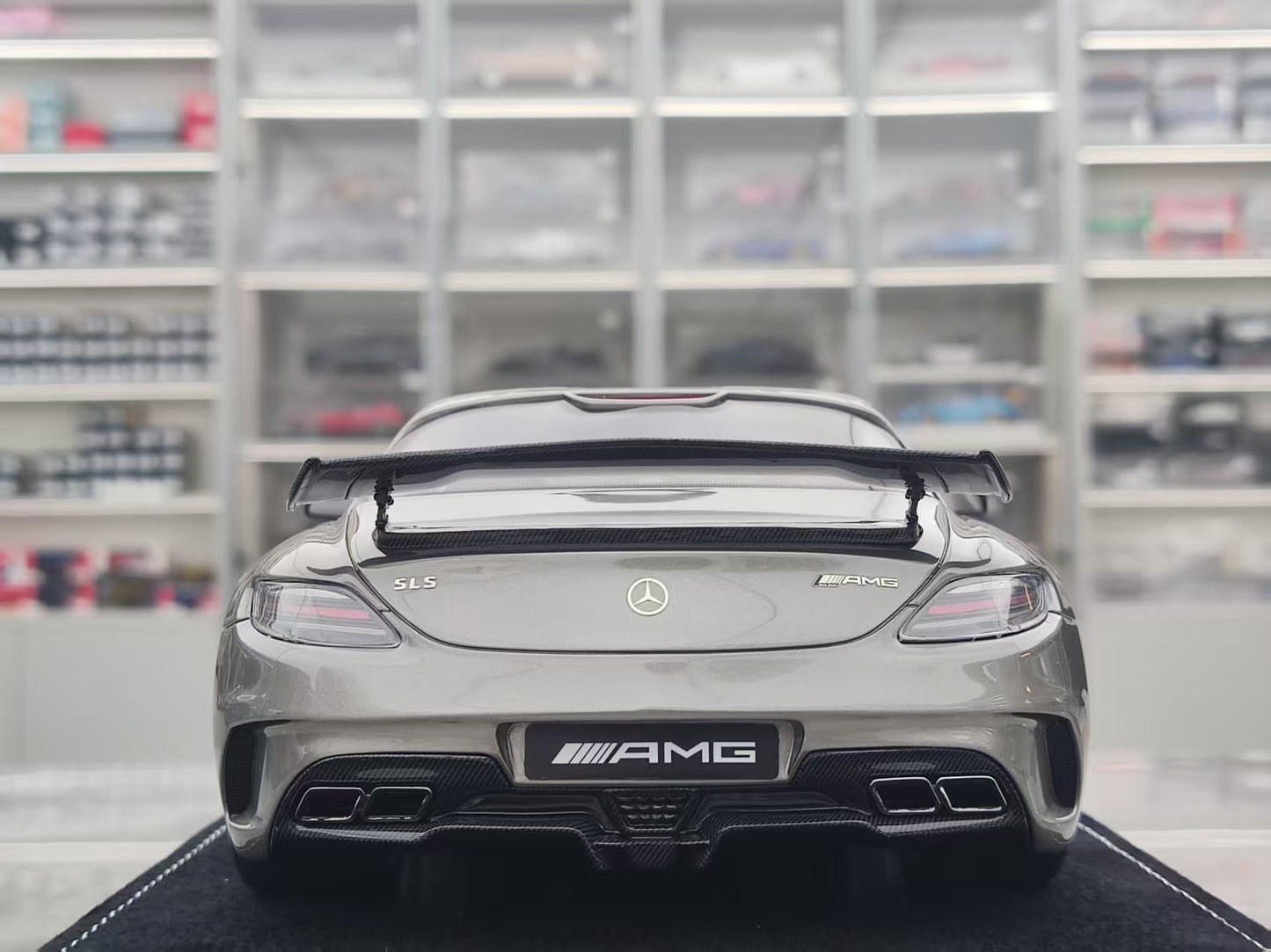 HH MODEL 1/18 Mercedes-Benz SLS Black Series Metallic Dark Gray HH579