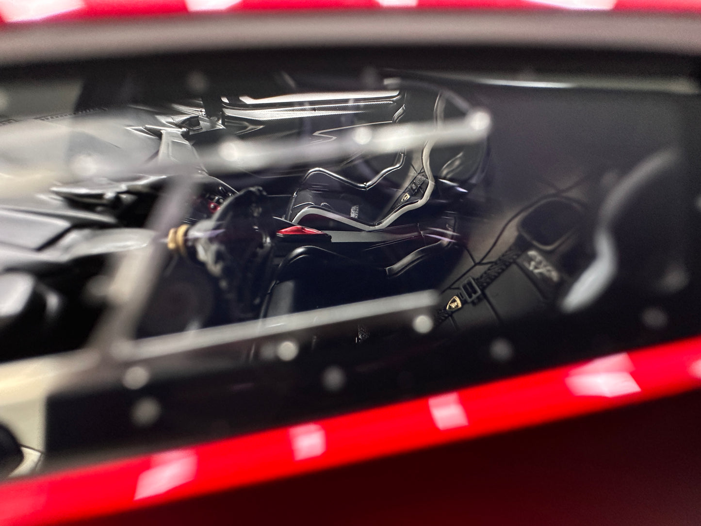 Custom Edition 1/18 Lamborghini Essenza SCV12 Mars Red CE014