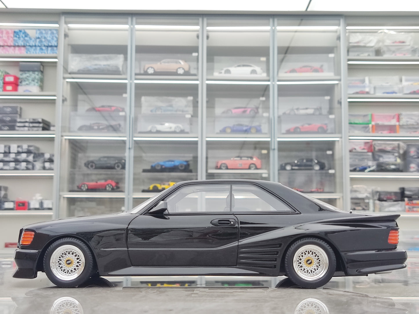 OTTO 1/18 Mercedes SPECIALS 560 Obsidian Black OT1134