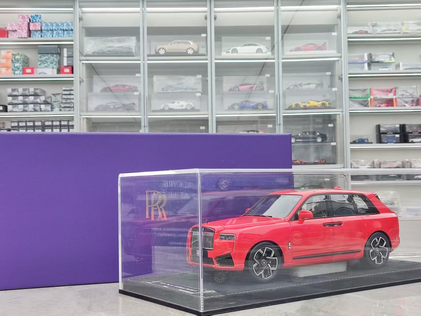 HH Model 1/18 Rolls-Royce Cullinan Series II Phoenix Red HH541