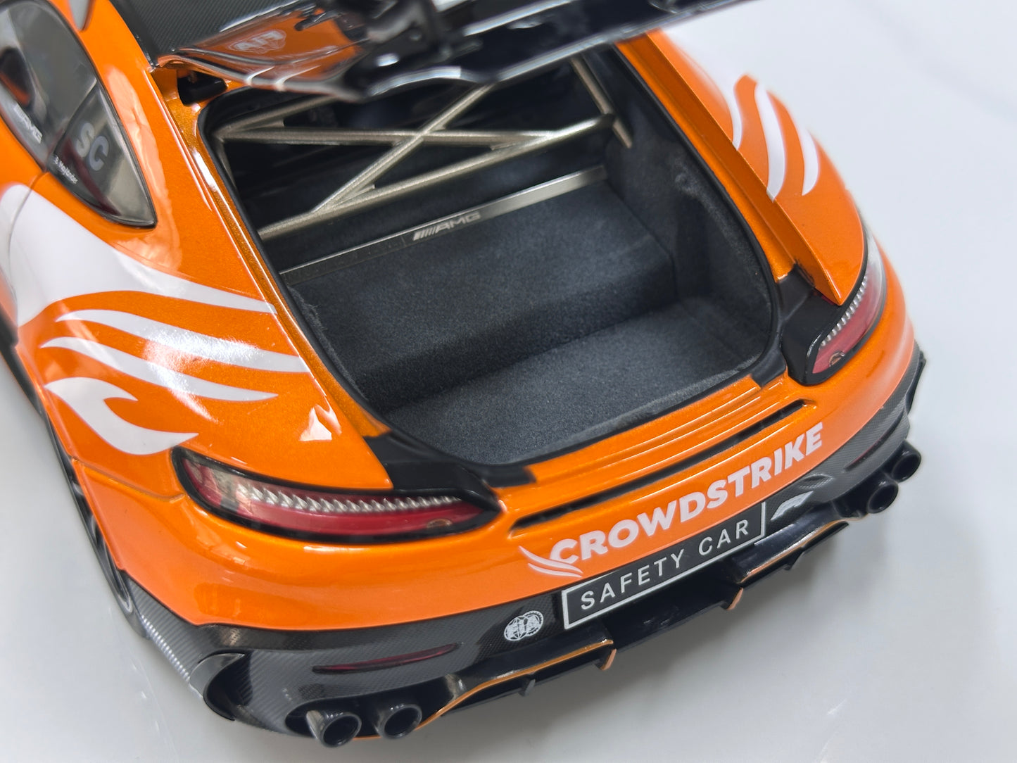 MINICHAMPS 1/18 Mercedes-AMG GT BLACK SERIES SILVERSTONE 2025 Safety Car Orange 110032092