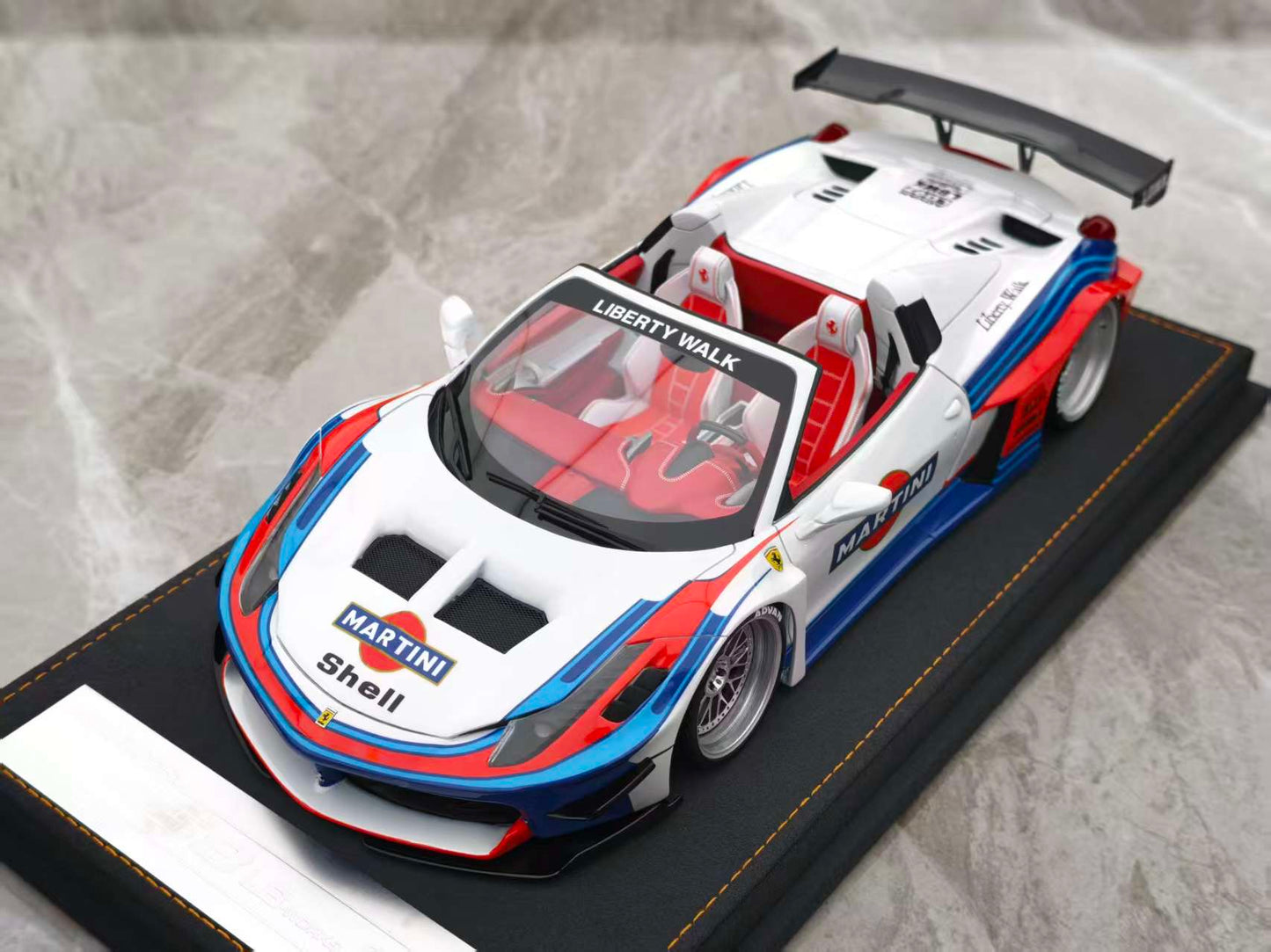 ARES MODEL 1/18 Ferrari 458 GT Spider Martini ARES015