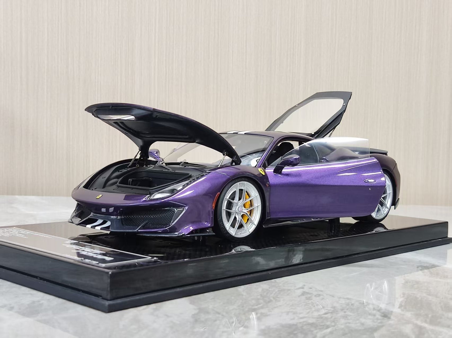 DM Pro 1/18 Ferrari 488 Pista – Purple (Black Base Version B) DGP002B