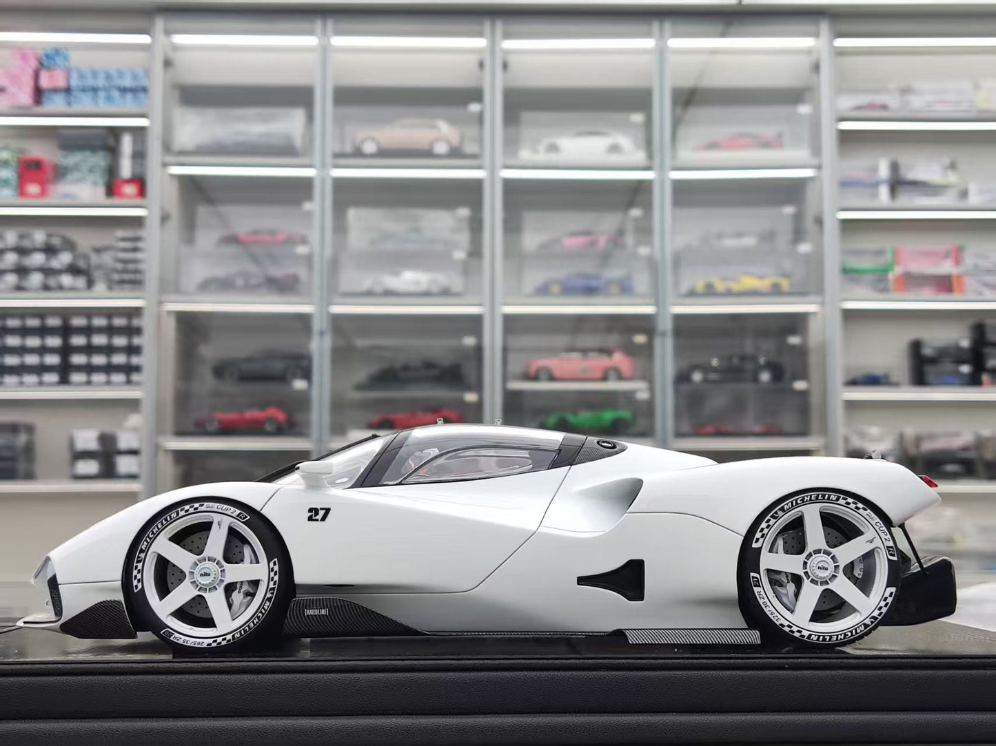 FRONTIART 1/18 Nilu 27 White FA180