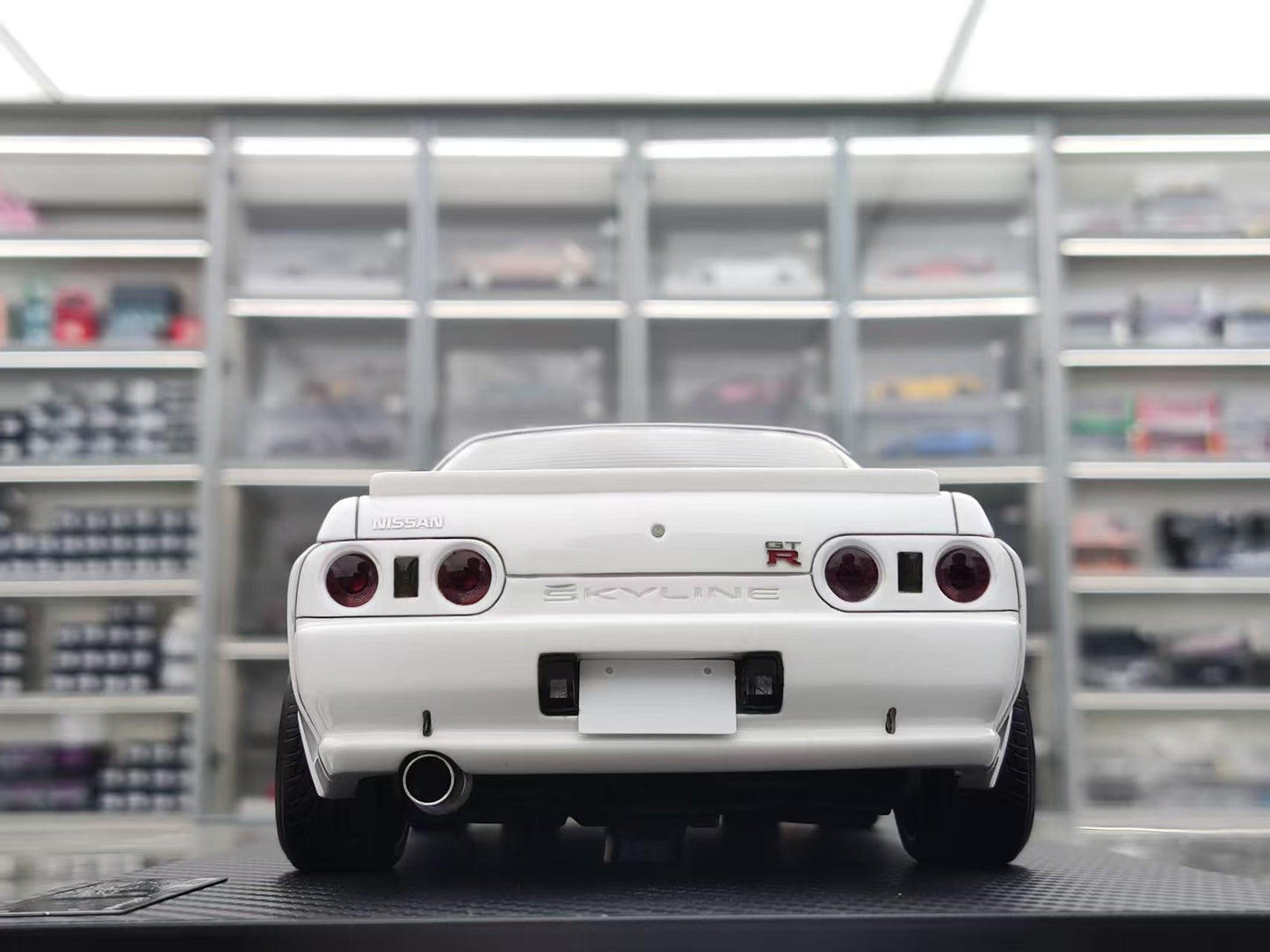 Ignition Model 1/18 Nissan Skyline GT-R (R32) White IG3596