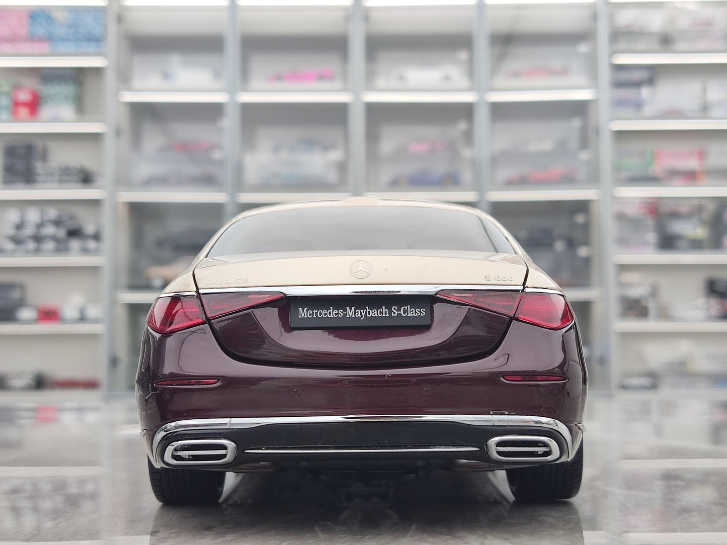 Almost Real 1/18 Mercedes-Maybach S-Class, Kalahari Gold/Tourmaline Red, 820122B