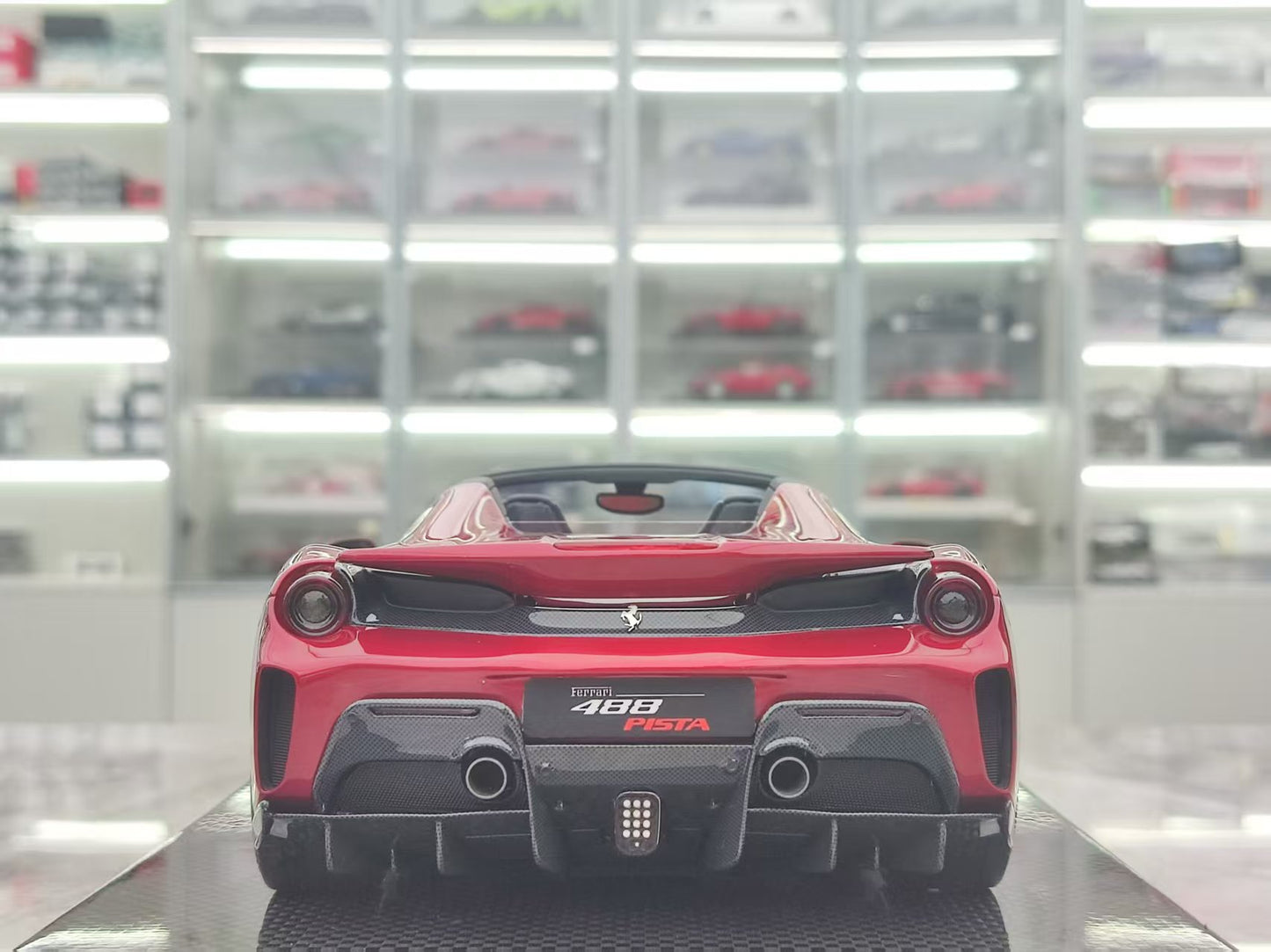 Dino Model 1/18 Ferrari 488 Pista Spider, carbon fiber chassis, customized, custom color, resin car model, FPC998B