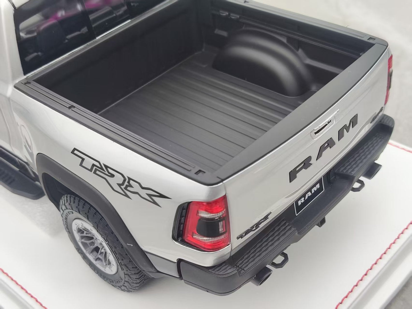 DiAMAanD 1/18 Dodge Ram TRX Silver DIA002