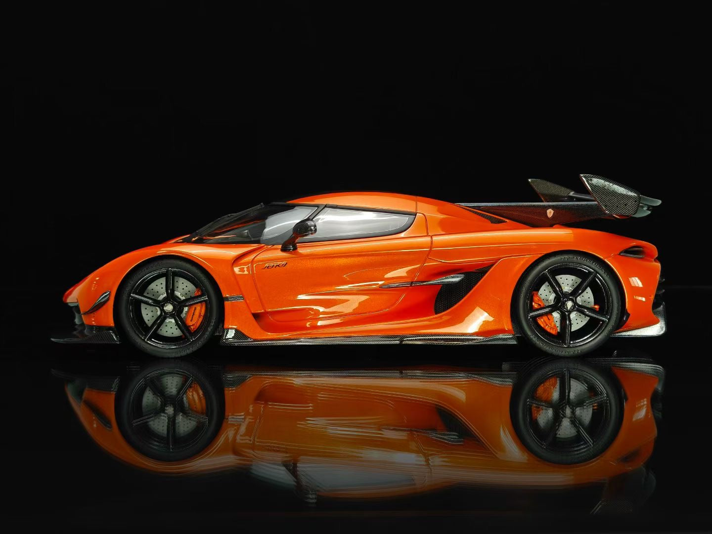 Frontiart 1/18 Koenigsegg Jesko Tangerine Candy