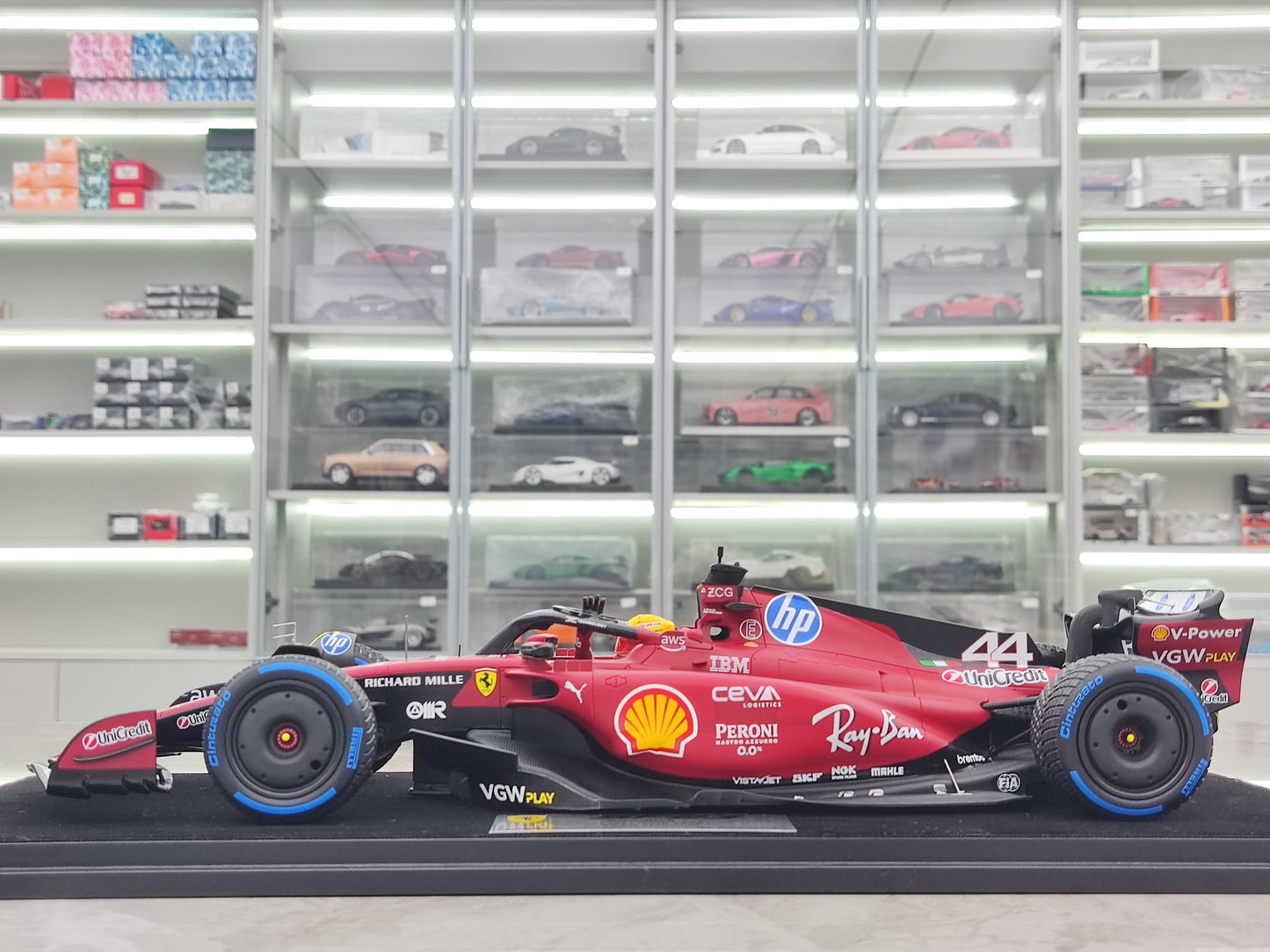 Looksmart 1/18 Ferrari SF-23 Test Fiorano 2025 #44 Lewis Hamilton - First Show in Ferrari Red LS18F1073