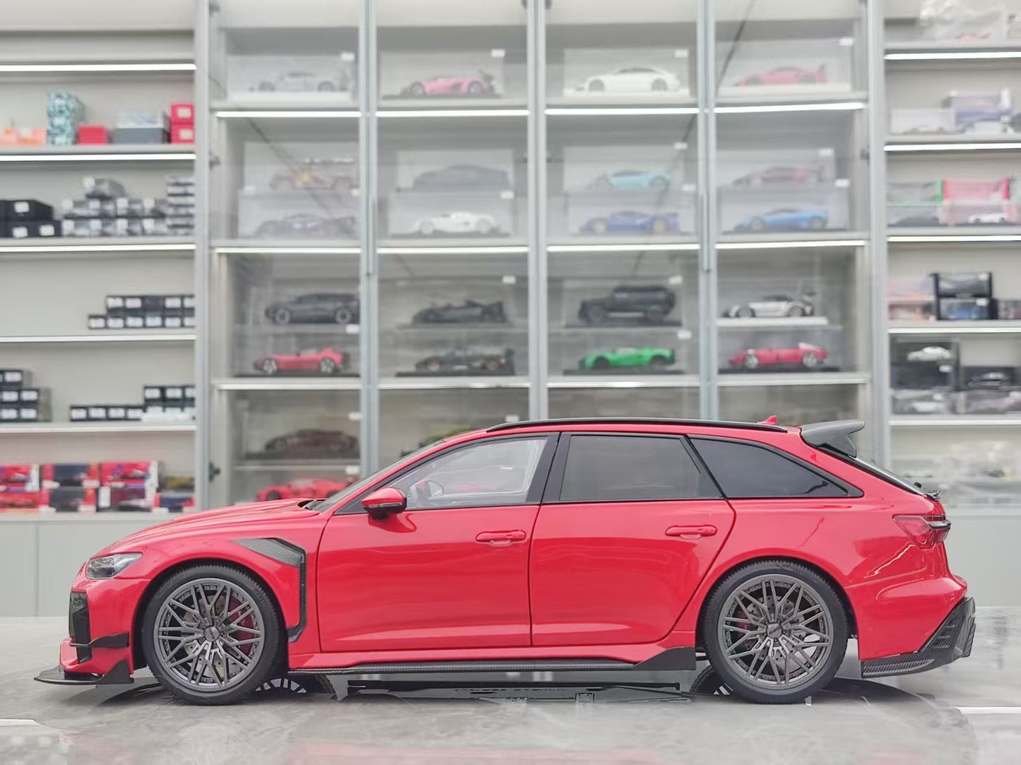 Kilo Works 1/18 Audi RS6 Red KW021