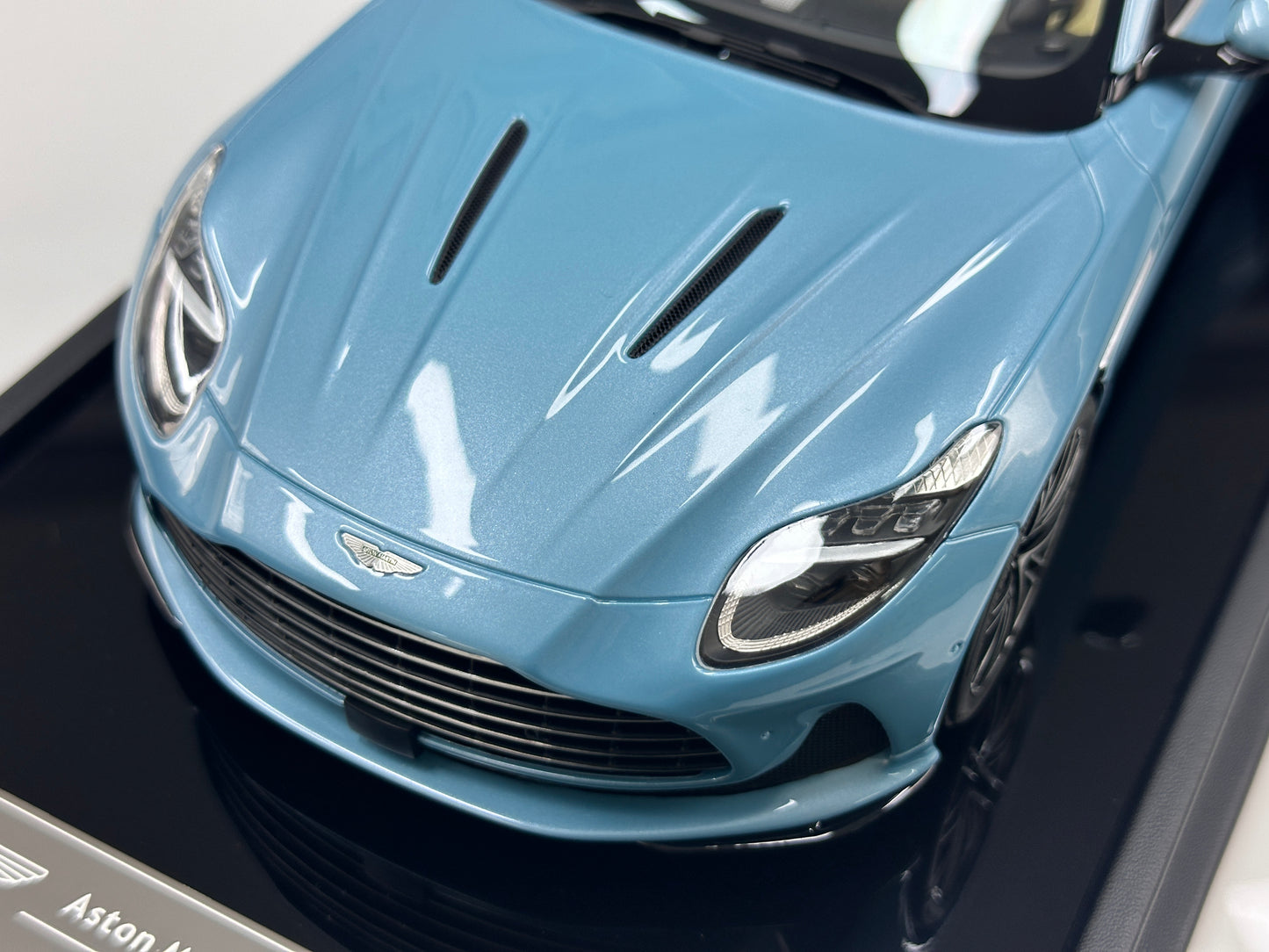 Xiaoguang Model & MotorHelix 1/18 Aston Martin DB12 Volante Convertible – Caribbean Blue (MH384)