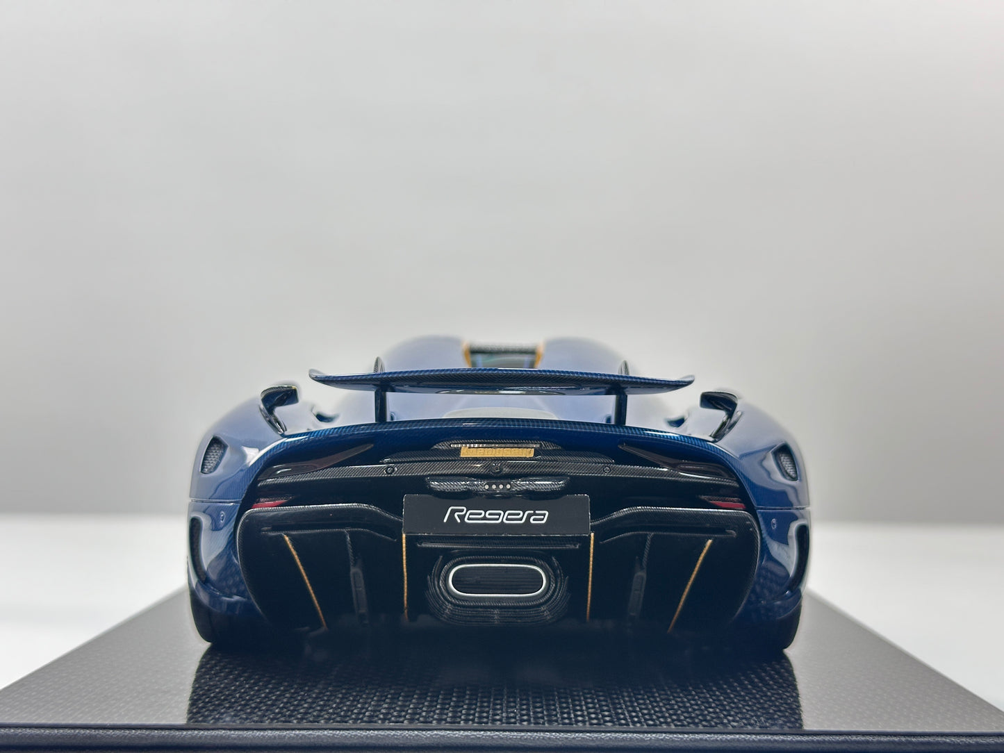 FRONTIART 1/18 Koenigsegg Regera Blue Carbon FA191