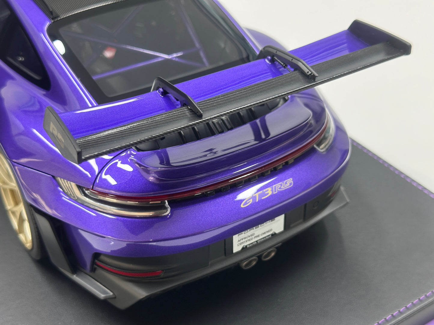 IVY 1/12 Porsche 992 GT3 RS – Purple with Gold Wheels (IVY245)